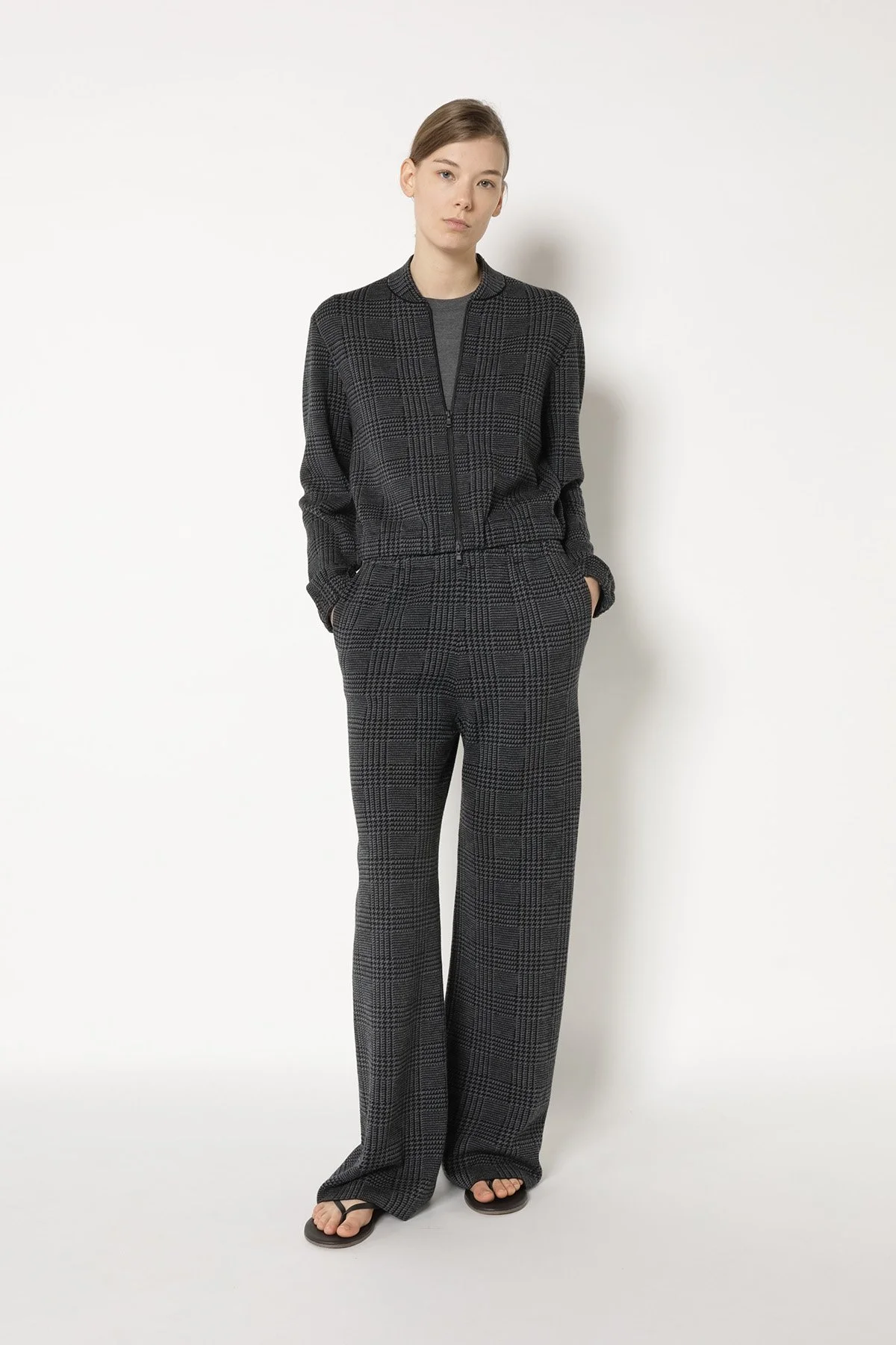 25042_BLACK + FLANELL_5023_web.jpg