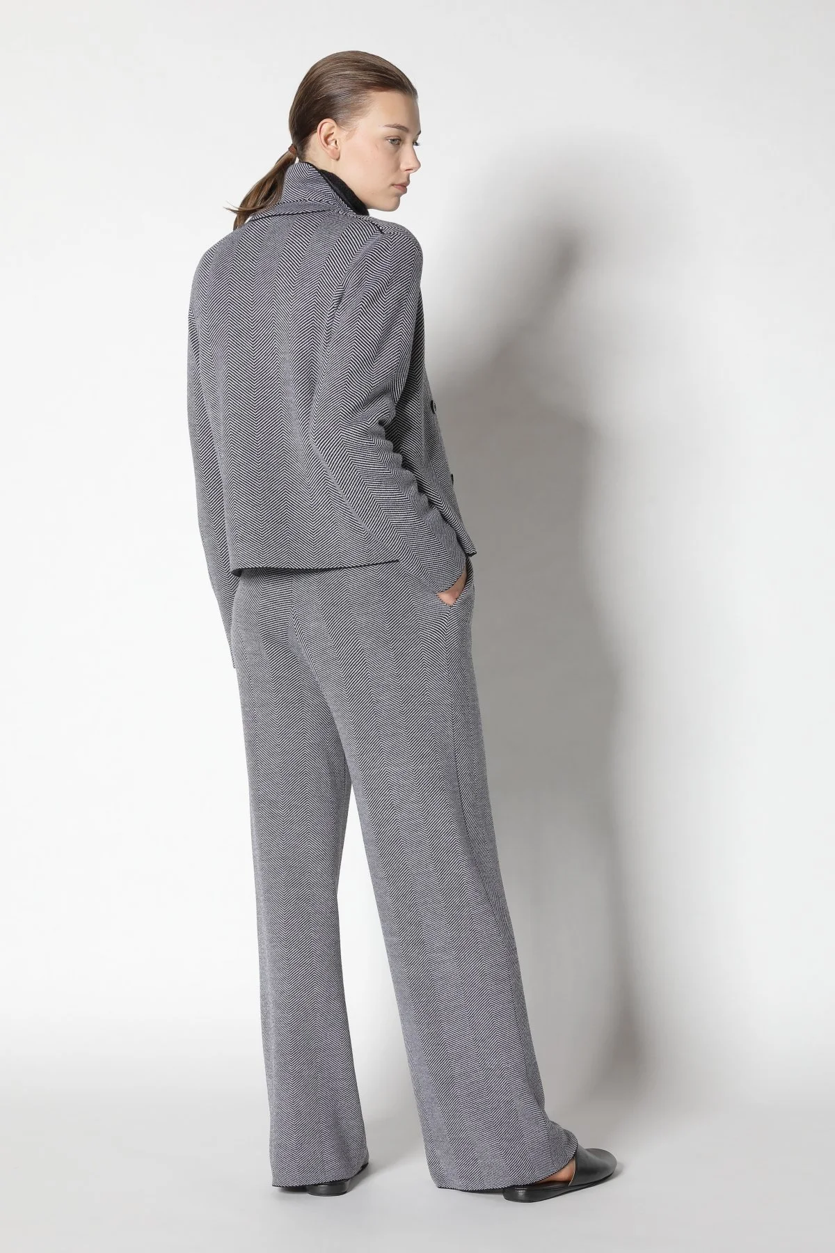 23050_Black + Luna_1800.JPG