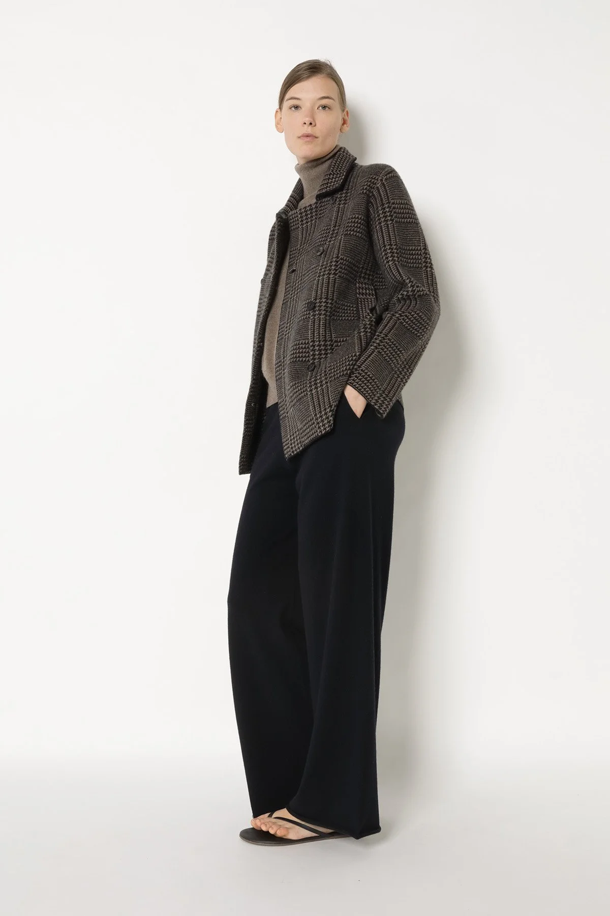 25066_BLACK + WOOD_6141_web.jpg