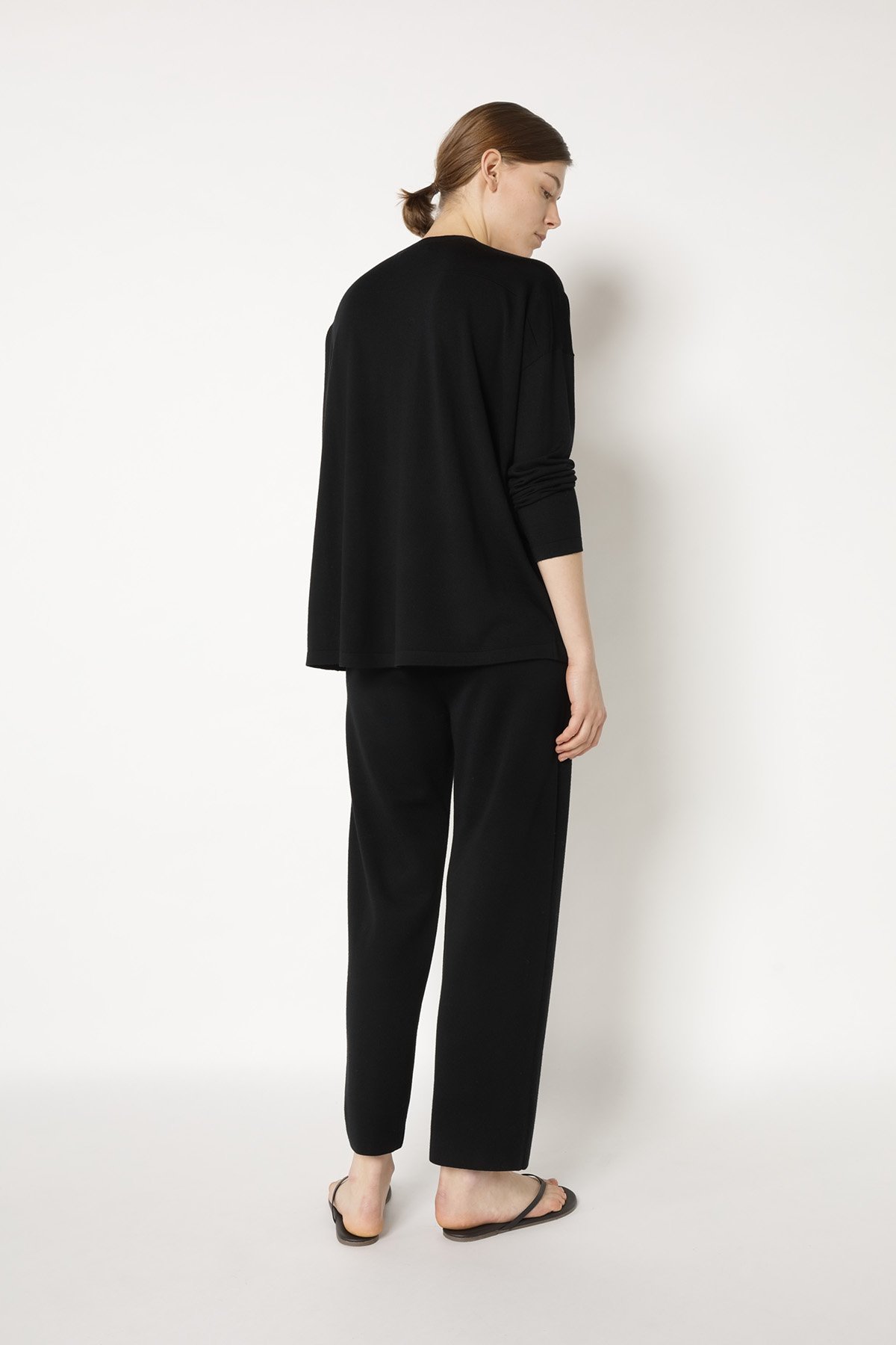 25032_BLACK_4623_web.jpg (Kopie)