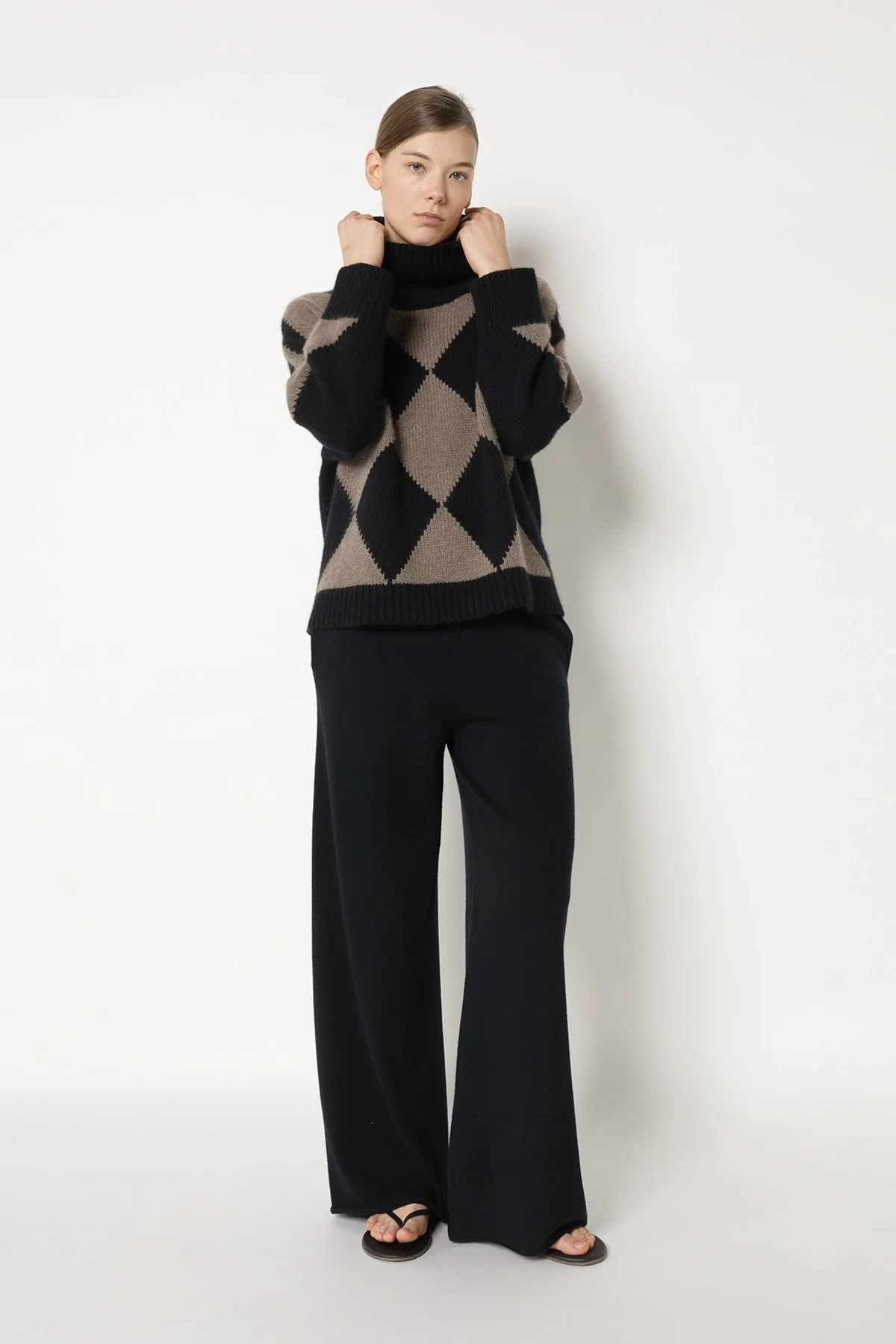 25068_BLACK + WOOD_6093_web.jpg
