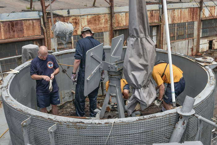 Once it was clear the real fun began. The rust was attacked with hammers and needle guns.