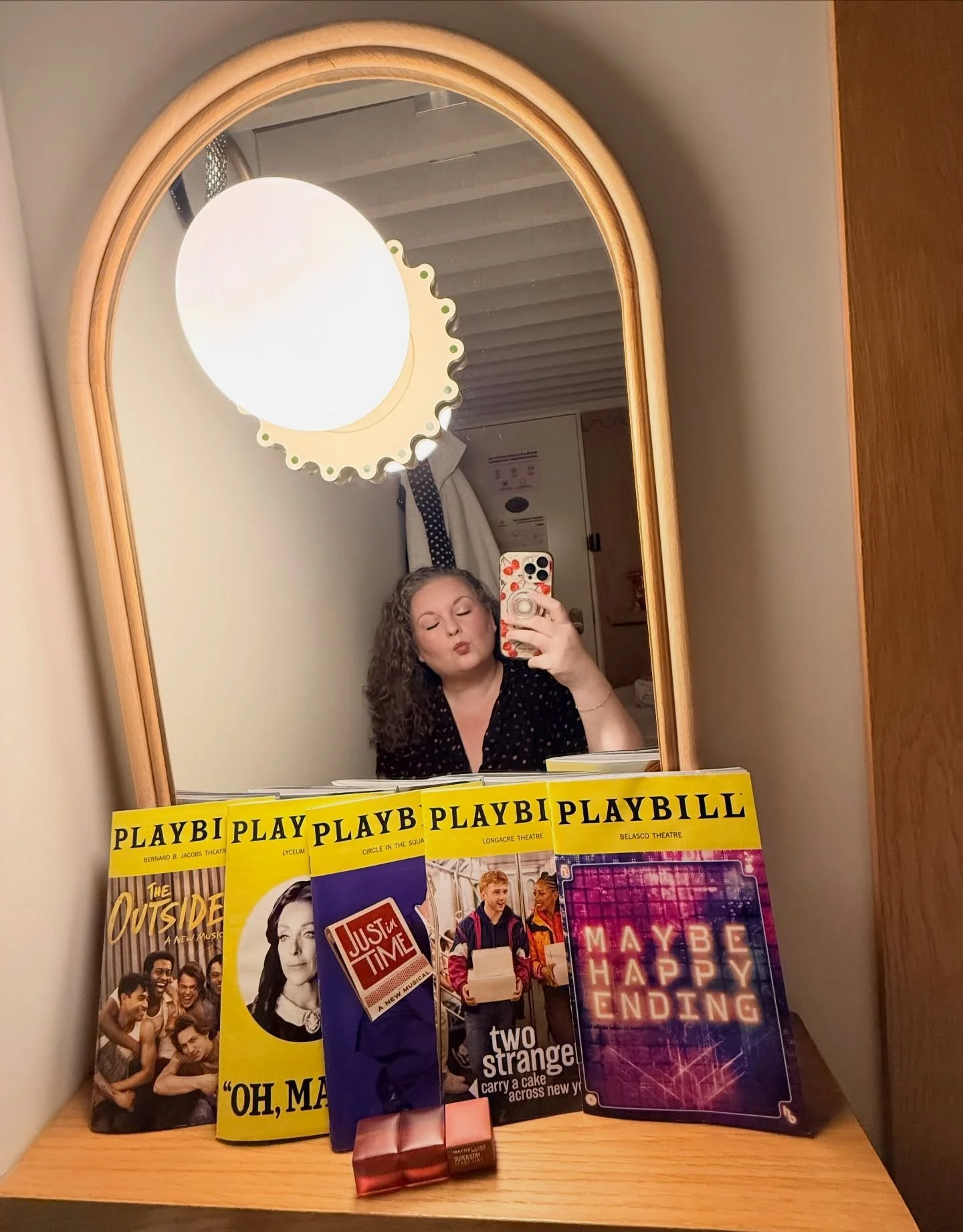 ✨ The Life of a Showgirl ✨

2025 = 21 shows. 2 West End trips. 2 Broadway trips.

Endlessly grateful for a life that lets me chase joy in the form of theater lights and curtain calls. Full list below!

1. Redwood
2. Smash
3. The Great Gatsby
4. Olive