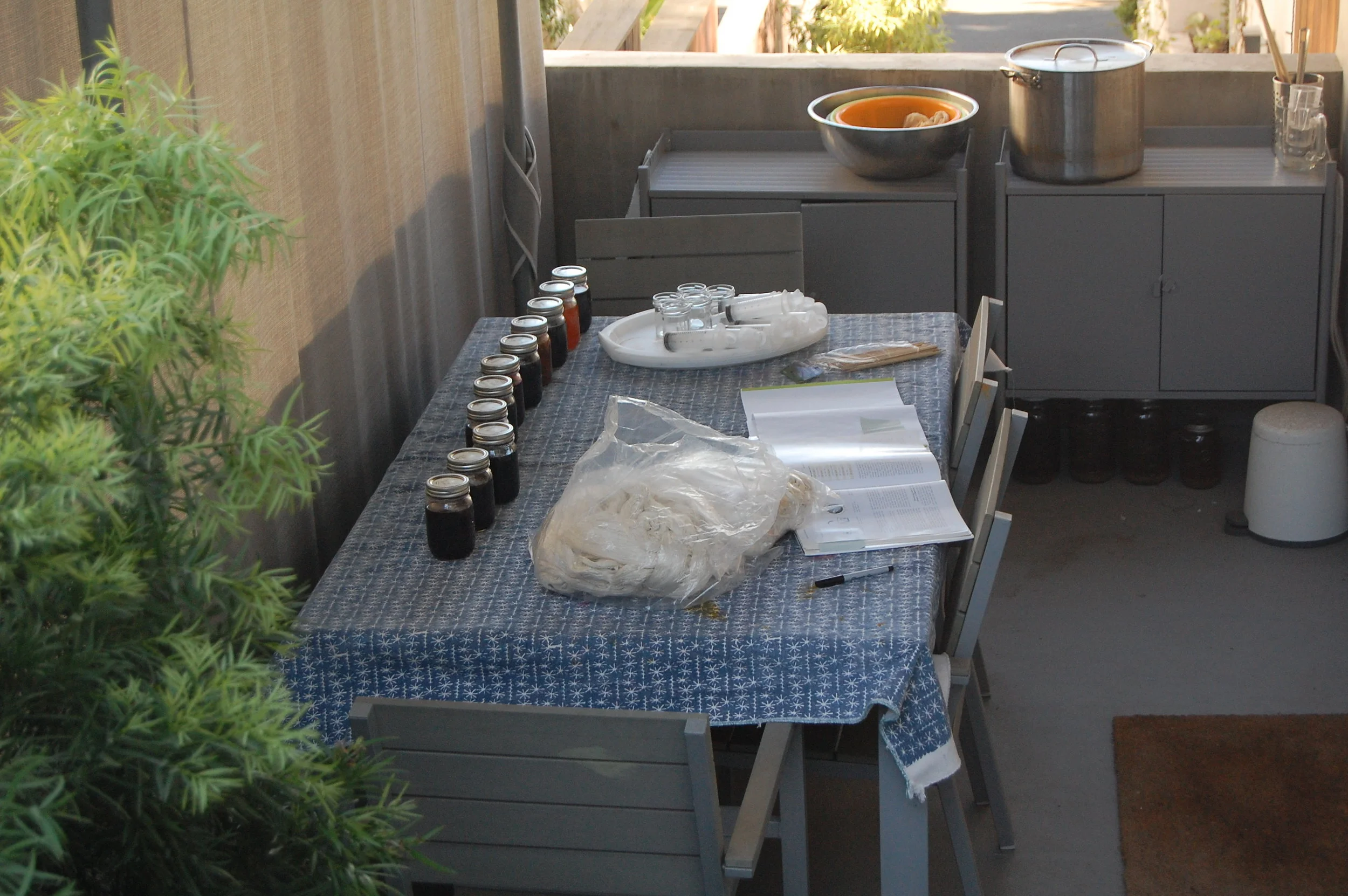 The dye table - all set up for work.