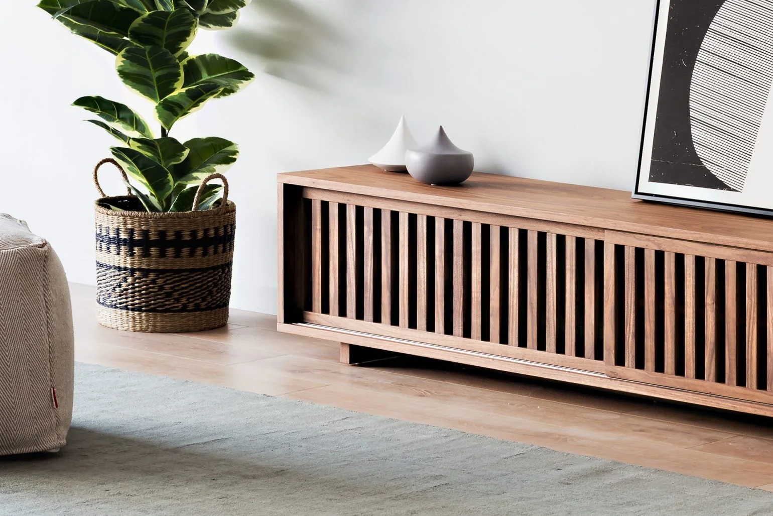 luka-tv-console-D5.jpg
