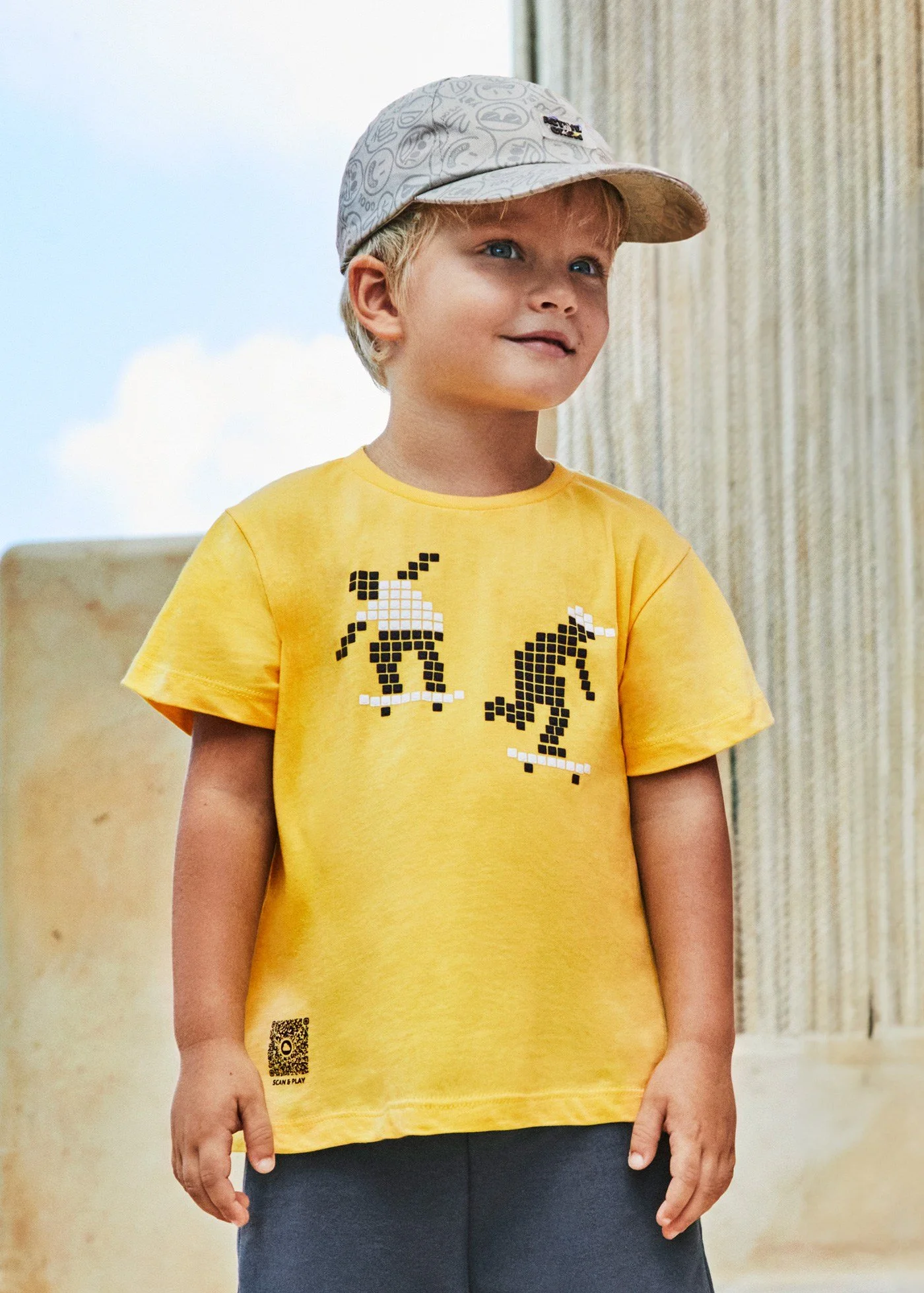 camiseta-interactiva-qr-better-cotton-nino-sol-XL-1.jpg