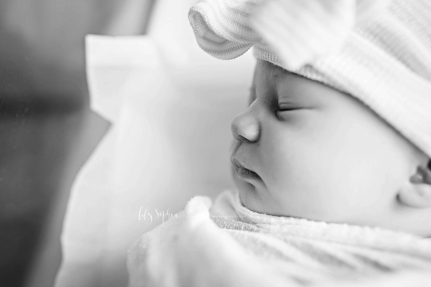 atlanta-georgia-natural-light-studio-grant-park-baby-girl-hospital-photos-newborn-photographer_0379.jpg