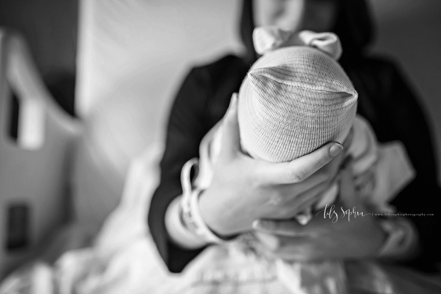 atlanta-georgia-natural-light-studio-grant-park-baby-girl-hospital-photos-newborn-photographer_0380.jpg