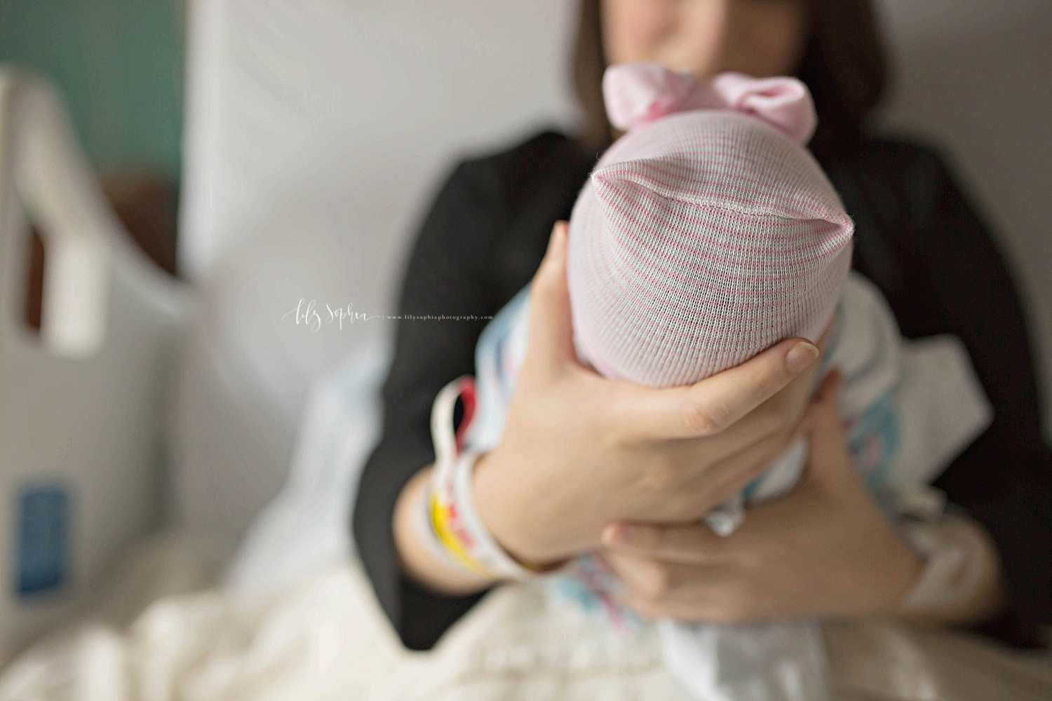 atlanta-georgia-natural-light-newborn-baby-piedmont-hospital-session-lifestyle_0571.jpg