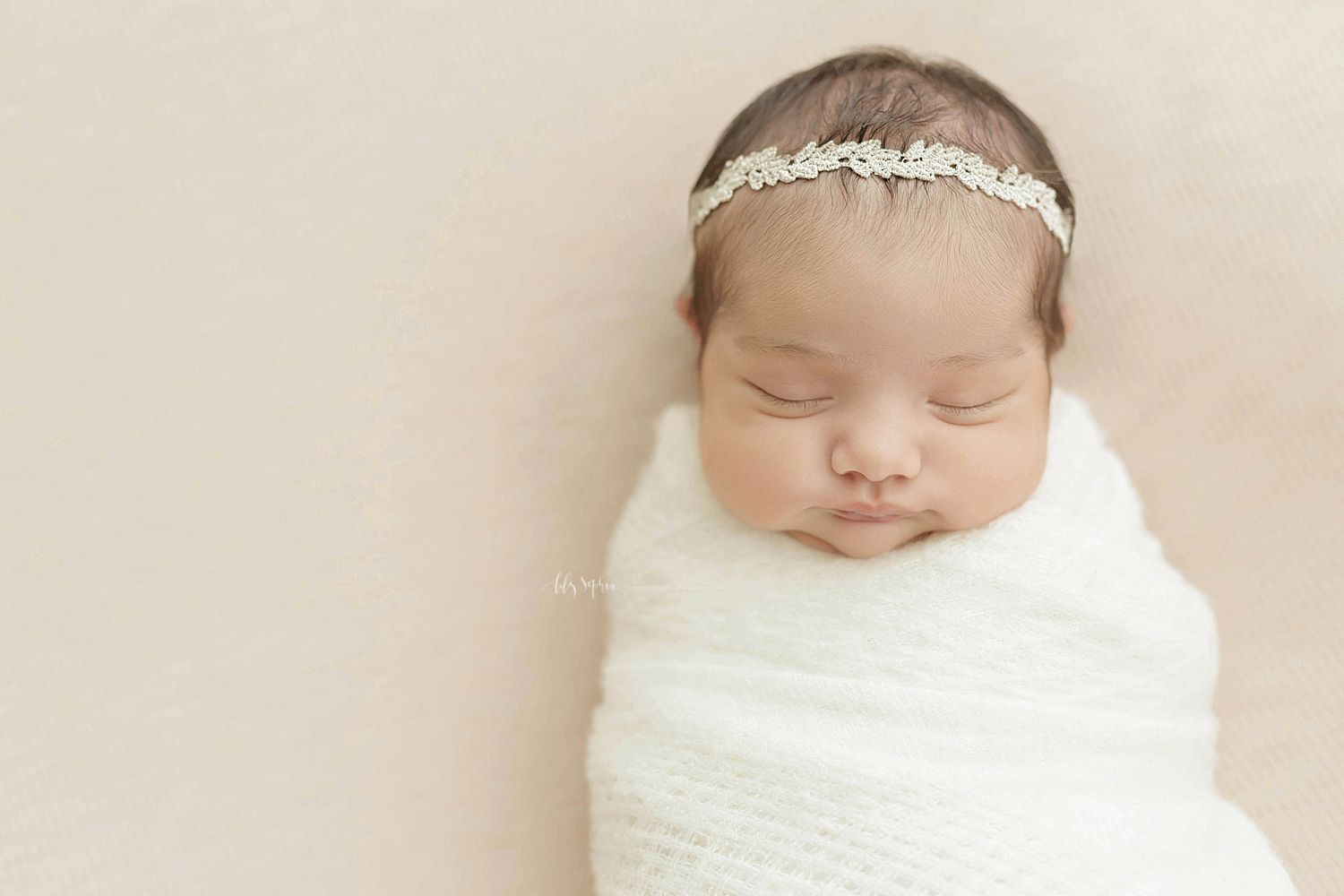 atlanta-georgia-natural-light-studio-grant-park-newborn-family-intimate-lace-indian-photographer-baby-girl_1096.jpg