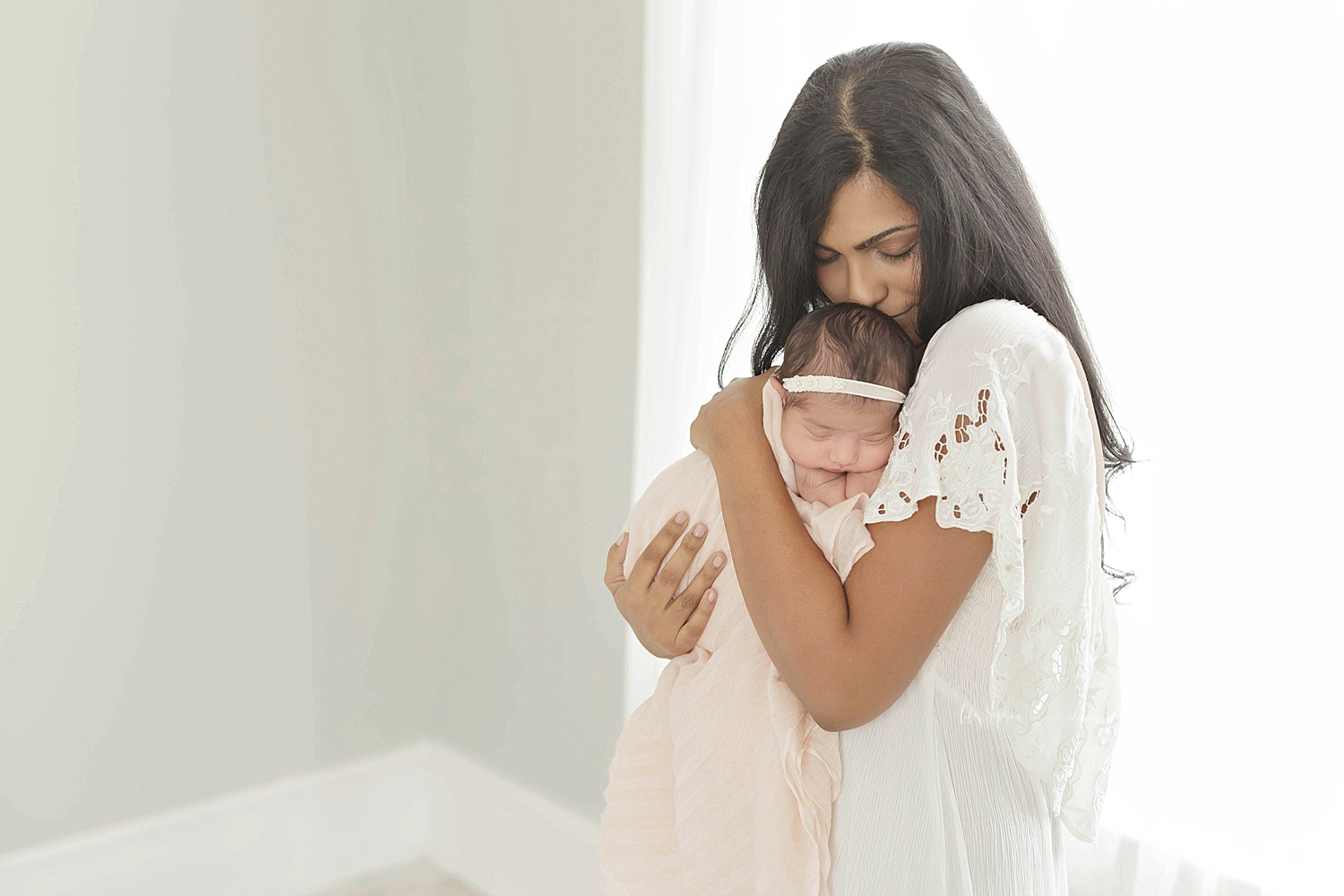 atlanta-georgia-natural-light-studio-grant-park-newborn-family-intimate-lace-indian-photographer-baby-girl_1114.jpg