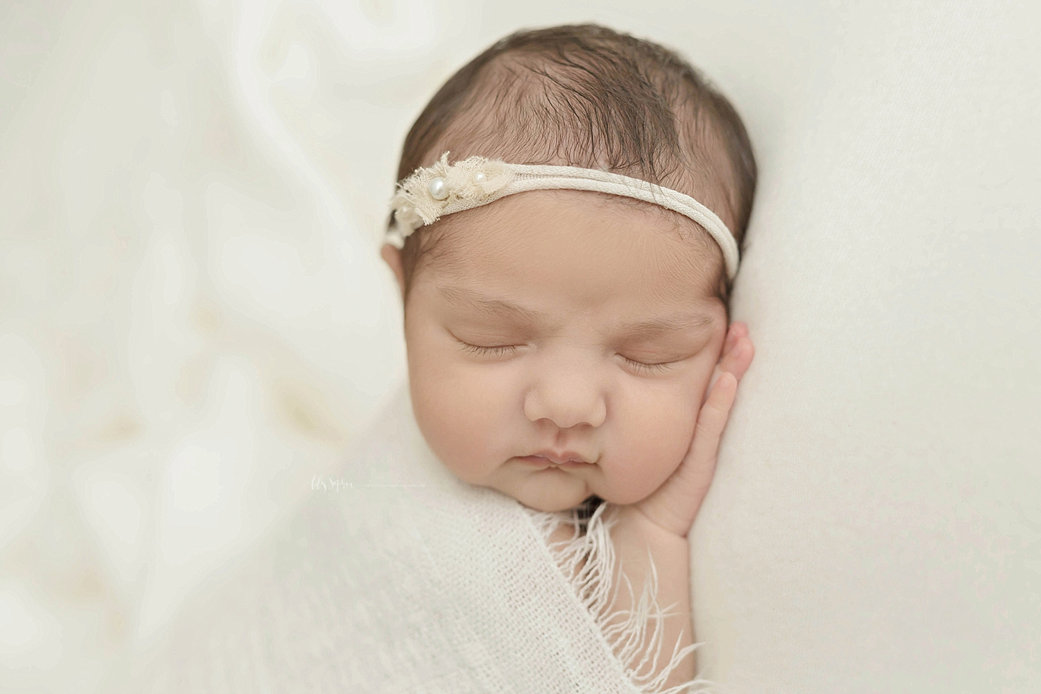 atlanta-georgia-natural-light-studio-grant-park-newborn-family-intimate-lace-indian-photographer-baby-girl_1117.jpg