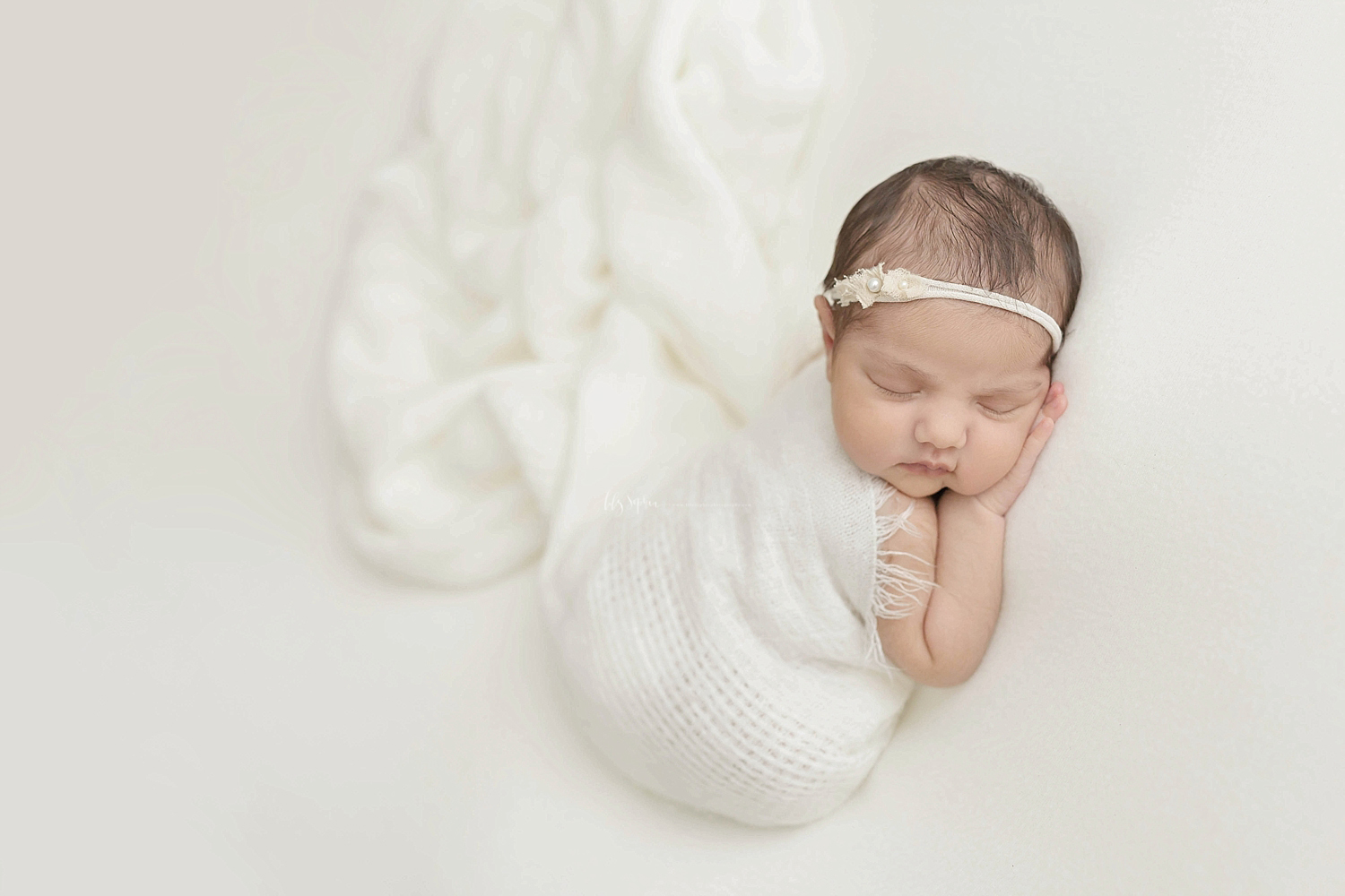 atlanta-georgia-natural-light-studio-grant-park-newborn-family-intimate-lace-indian-photographer-baby-girl_1120.jpg