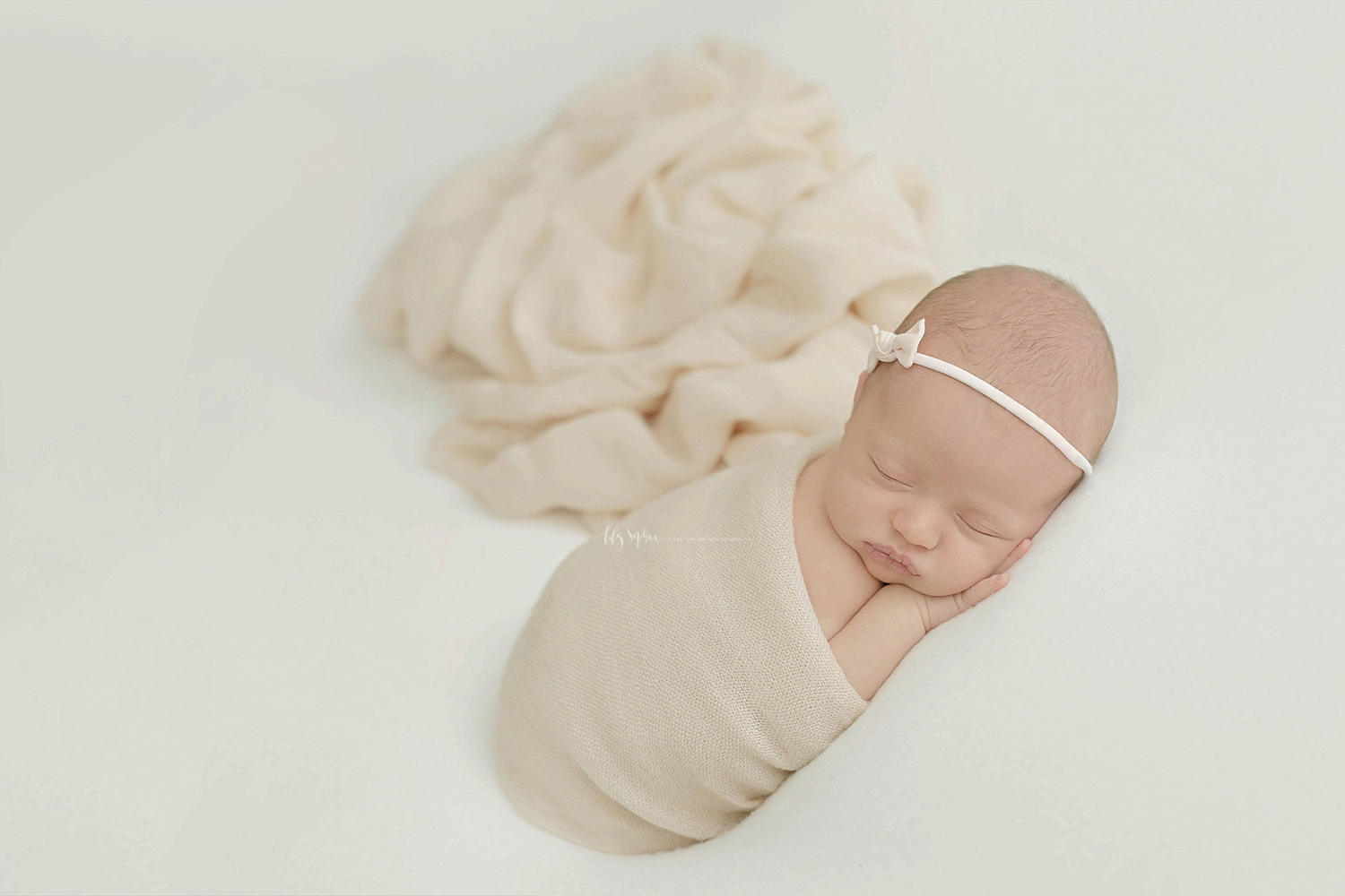 atlanta-georgia-natural-light-studio-grant-park-newborn-family-intimate-lace-indian-photographer-baby-girl_1130.jpg