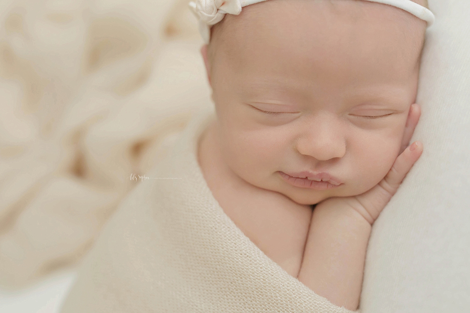 atlanta-georgia-natural-light-studio-grant-park-newborn-family-intimate-lace-indian-photographer-baby-girl_1131.jpg