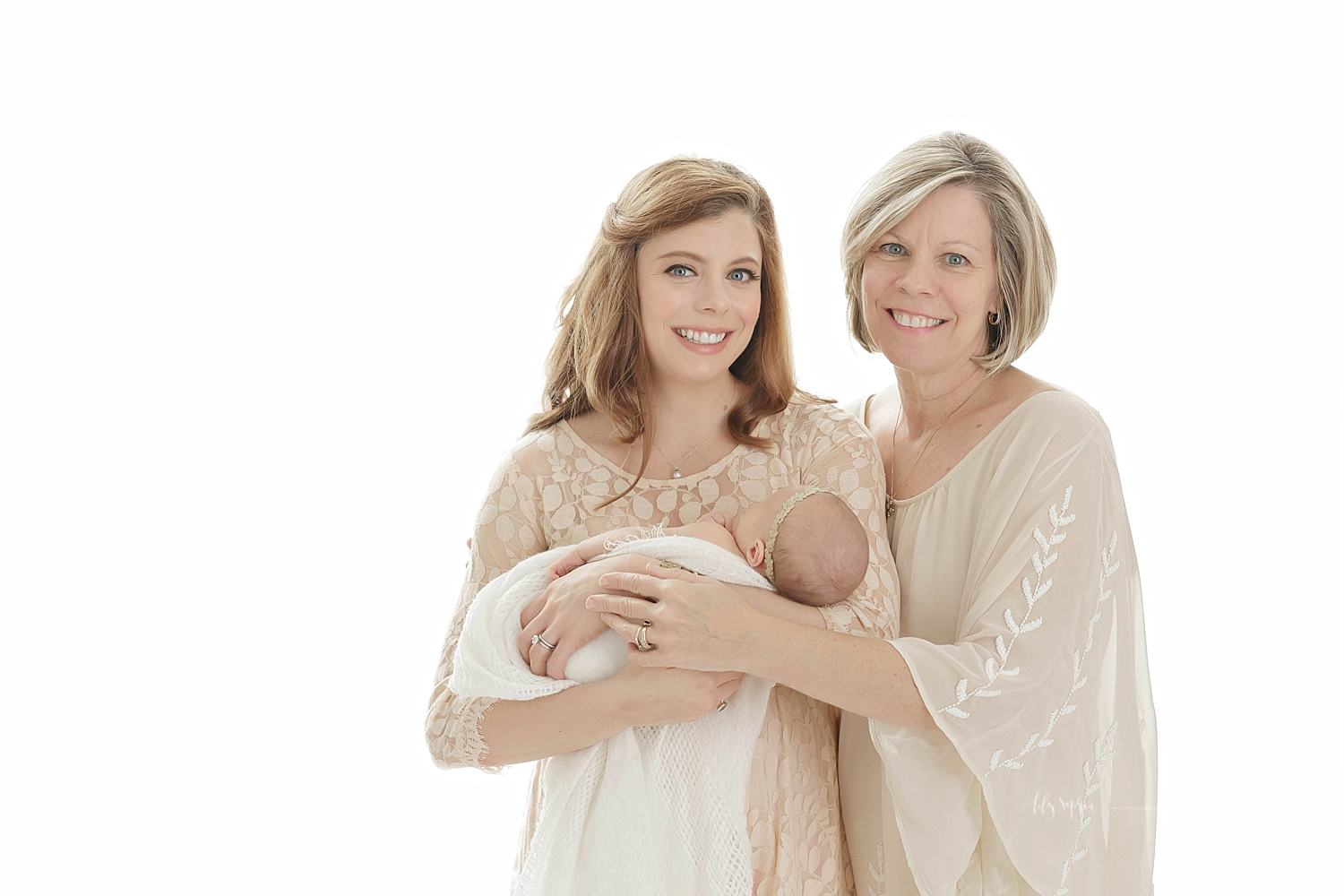 atlanta-georgia-natural-light-studio-grant-park-newborn-family-intimate-lace-indian-photographer-baby-girl_1144.jpg