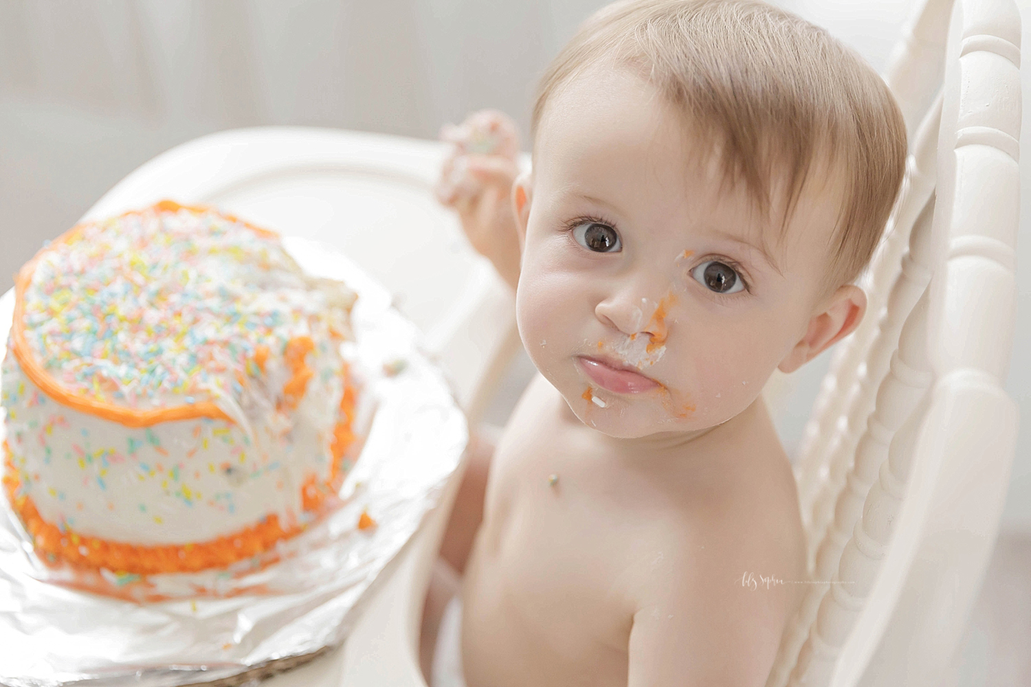 atlanta-georgia-natural-light-studio-grant-park-cake-birthday-smash-family-tulle-photographer-baby-girl_1319.jpg