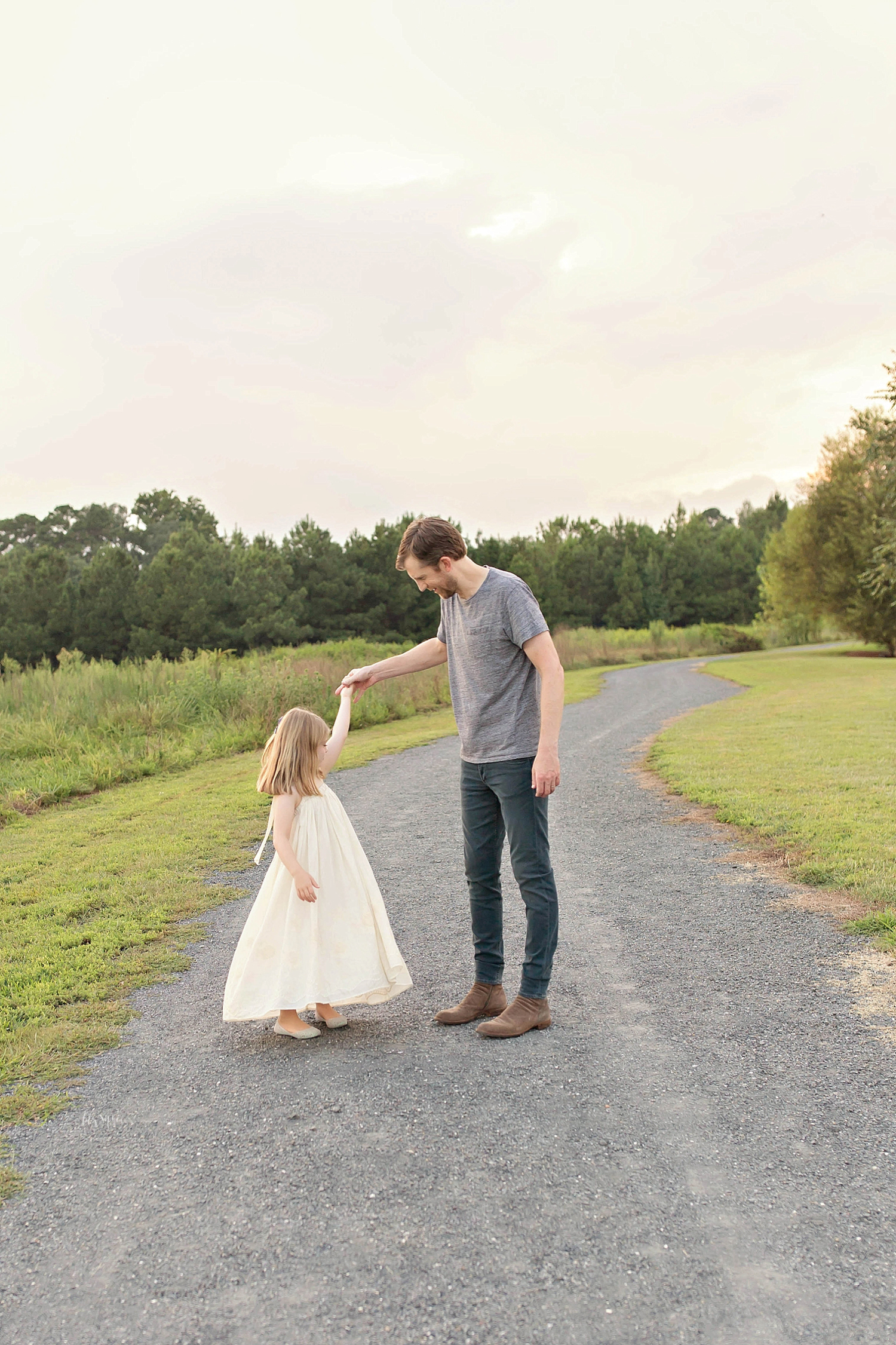 atlanta-georgia-natural-light-studio-grant-park-newborn-baby-boy-big-sister-photographer-family-sunset-field_1524.jpg