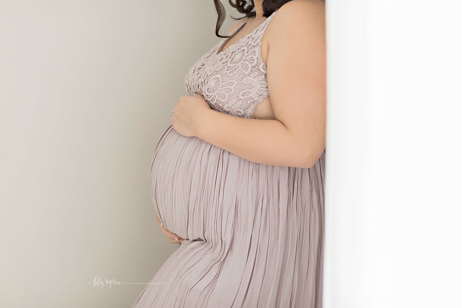 atlanta-georgia-natural-light-studio-newborn-baby-girl-maternity-sister_2680.jpg