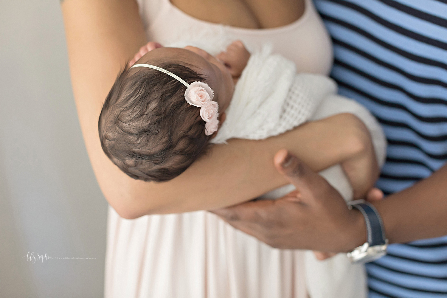 atlanta-georgia-natural-light-studio-intown-baby-girl-preemie-newborn-family-session_2942.jpg