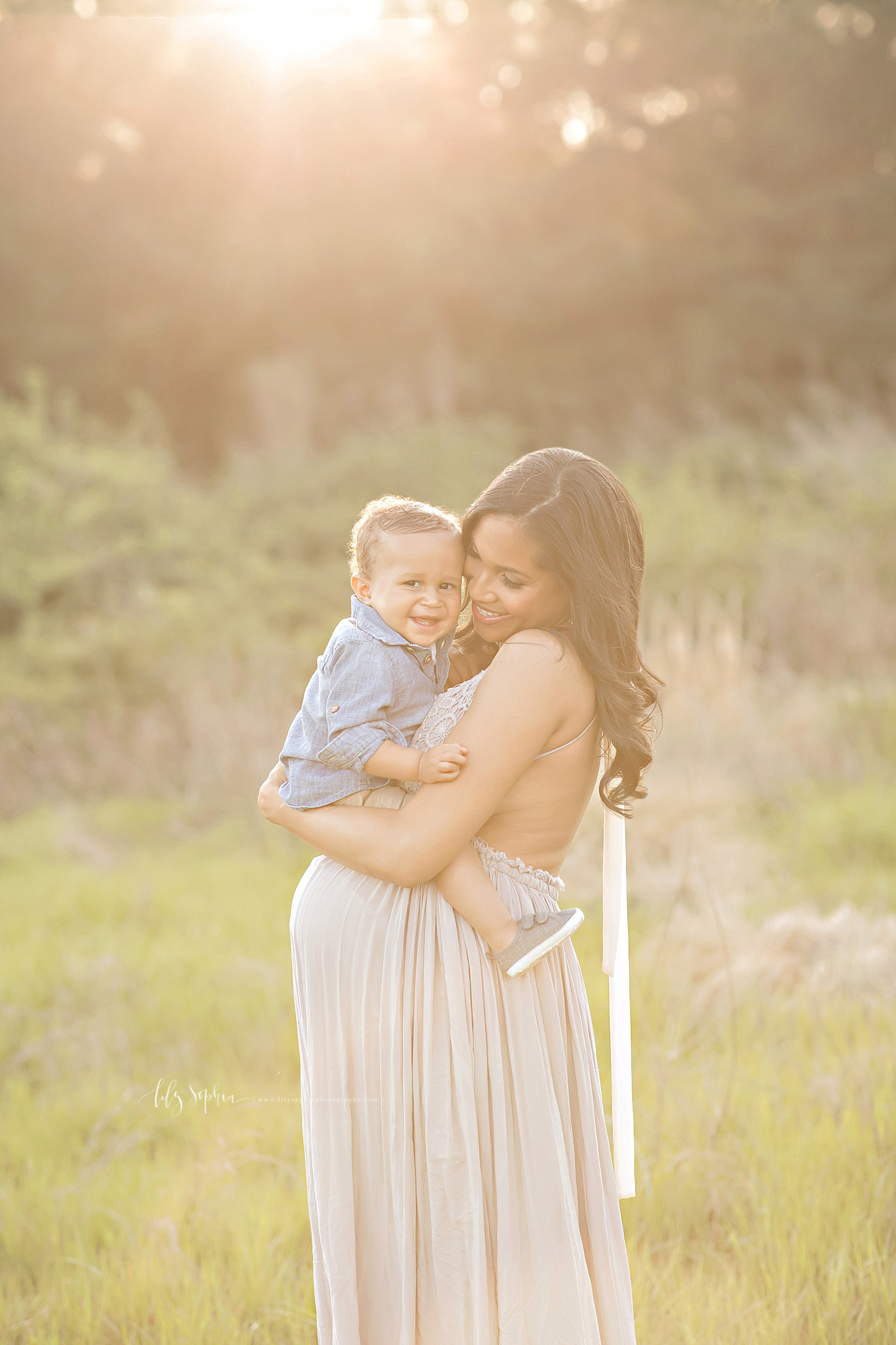 atlanta-georgia-natural-light-studio-intown-field-sunset-big-brothers-expecting-baby-girl-african-american-family_2740.jpg