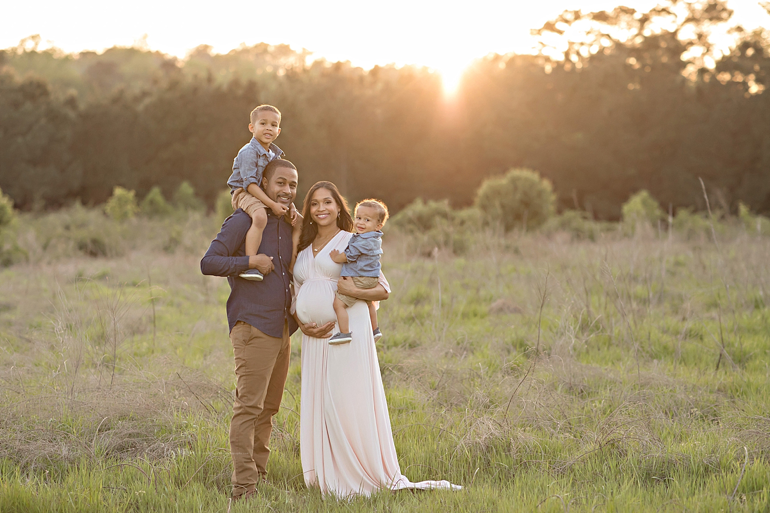 atlanta-georgia-natural-light-studio-intown-field-sunset-big-brothers-expecting-baby-girl-african-american-family_2750.jpg