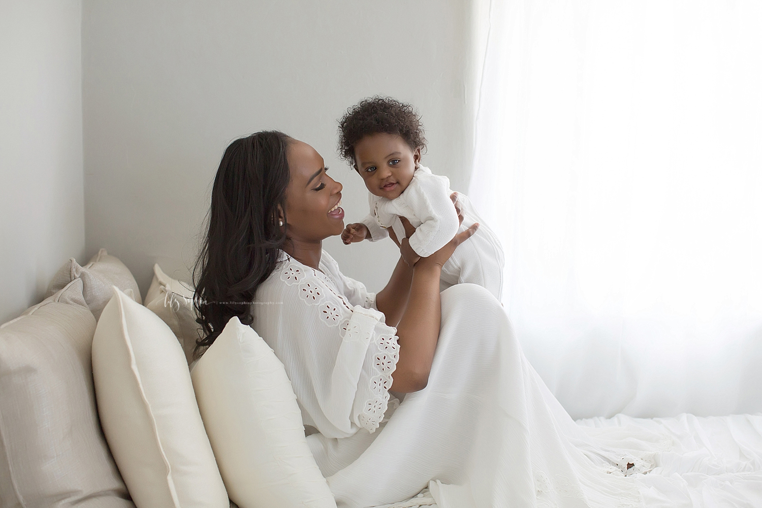 atlanta-georgia-natural-light-studio-intown-motherhood-mommy-and-me-toddler-girl-mother-daughters-family_2829.jpg