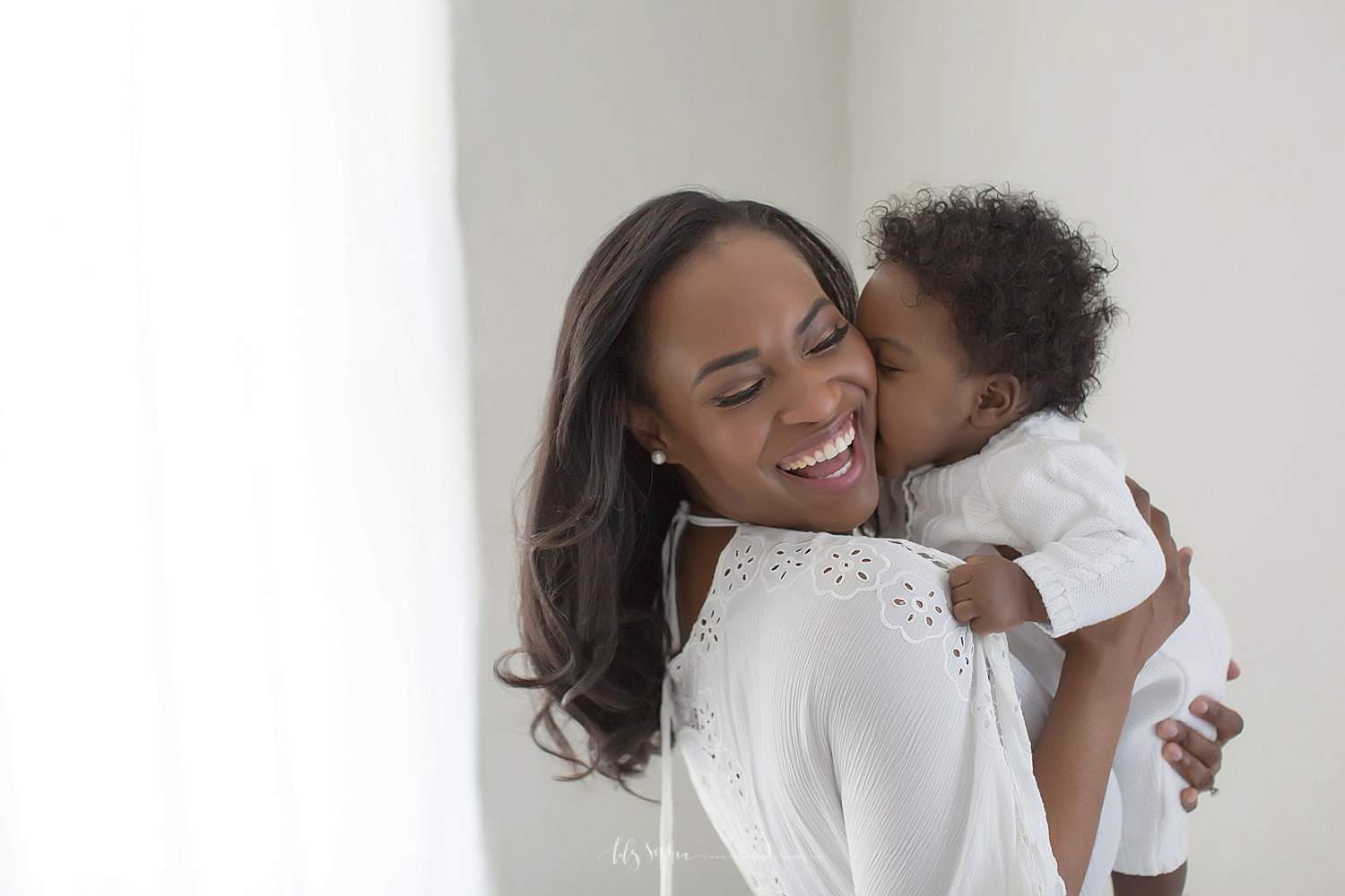 atlanta-georgia-natural-light-studio-intown-motherhood-mommy-and-me-toddler-girl-mother-daughters-family_2832.jpg