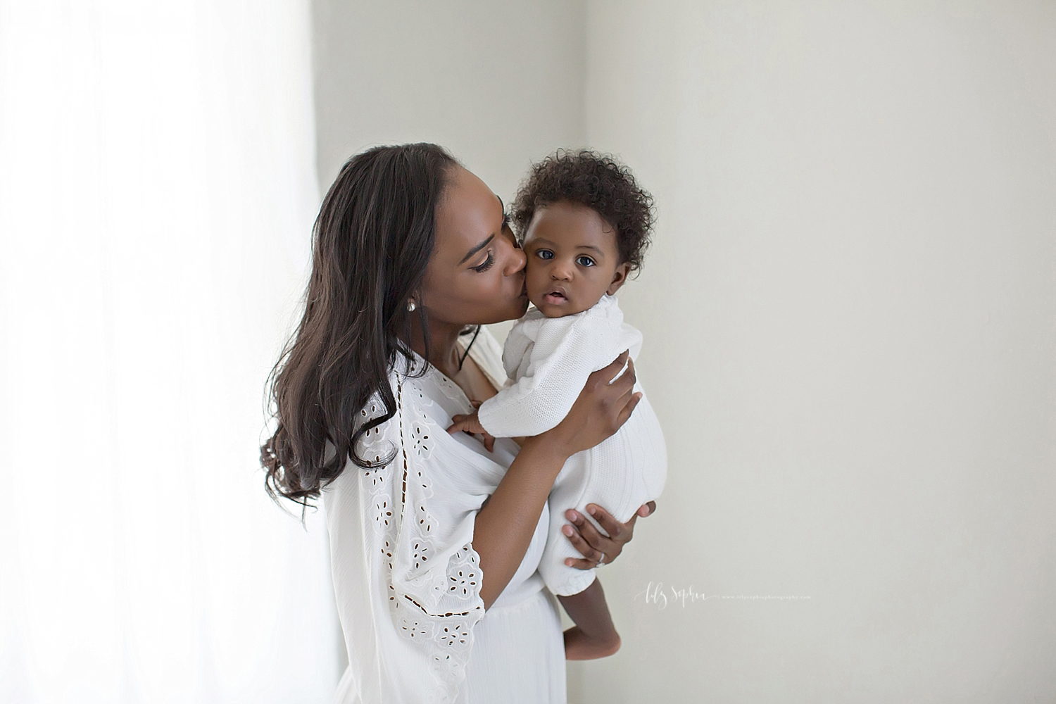 atlanta-georgia-natural-light-studio-intown-motherhood-mommy-and-me-toddler-girl-mother-daughters-family_2833.jpg