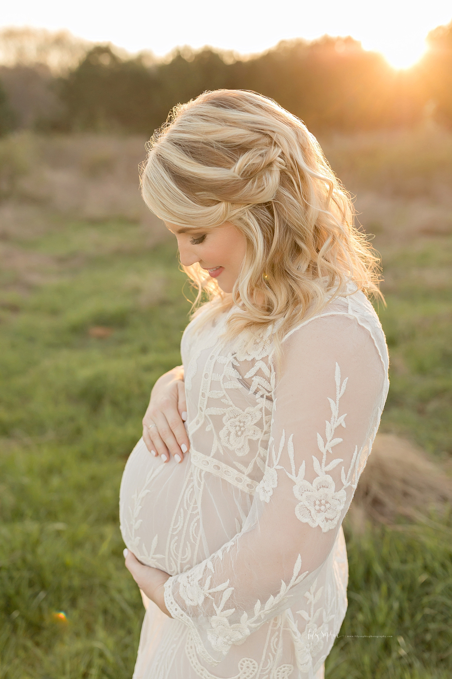 atlanta-georgia-natural-light-studio-intown-brookhaven-field-sunset-maternity-dogs-outdoor-session_3098.jpg