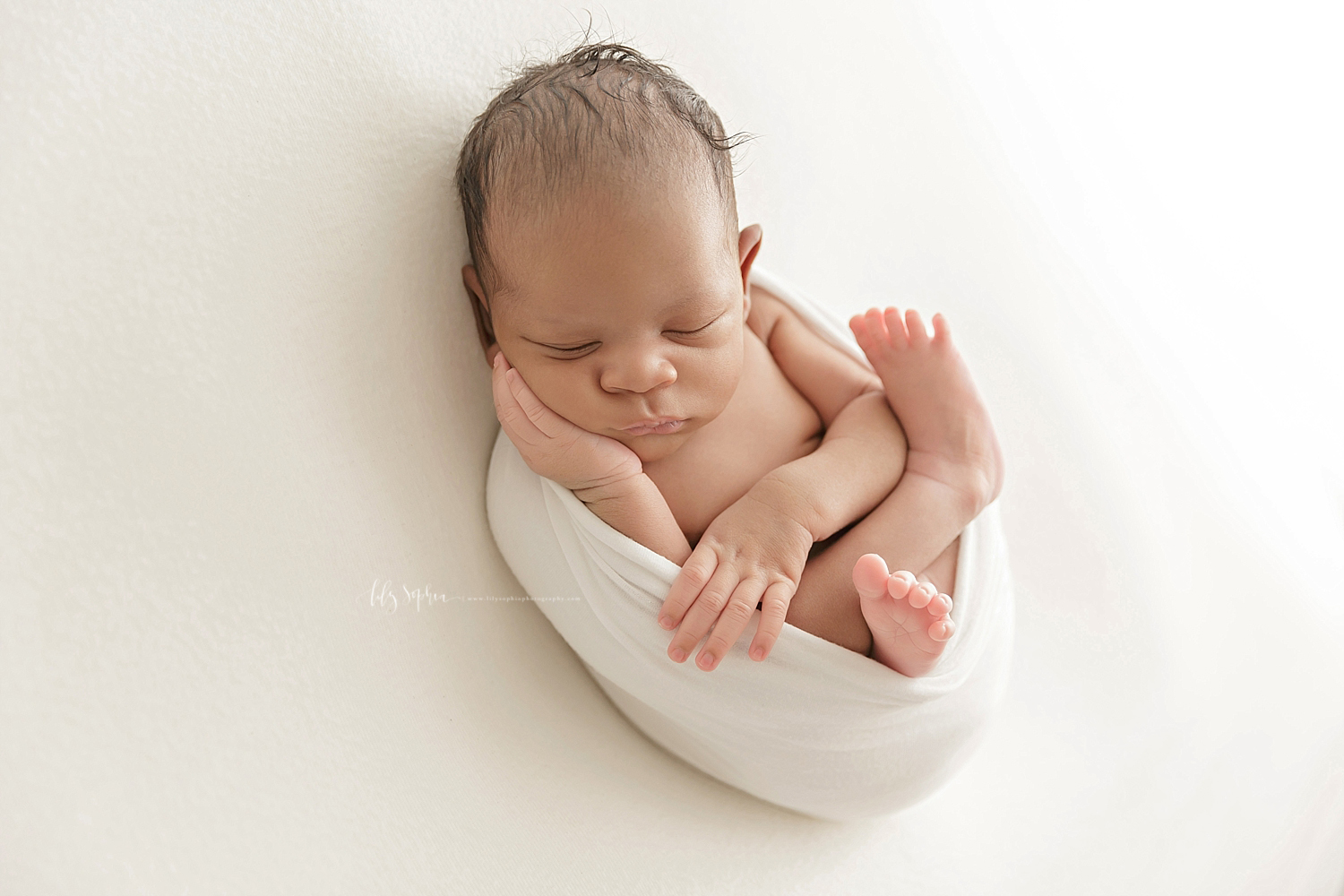 atlanta-georgia-natural-light-studio-intown-newborn-baby-boy-african-american-family_3123.jpg