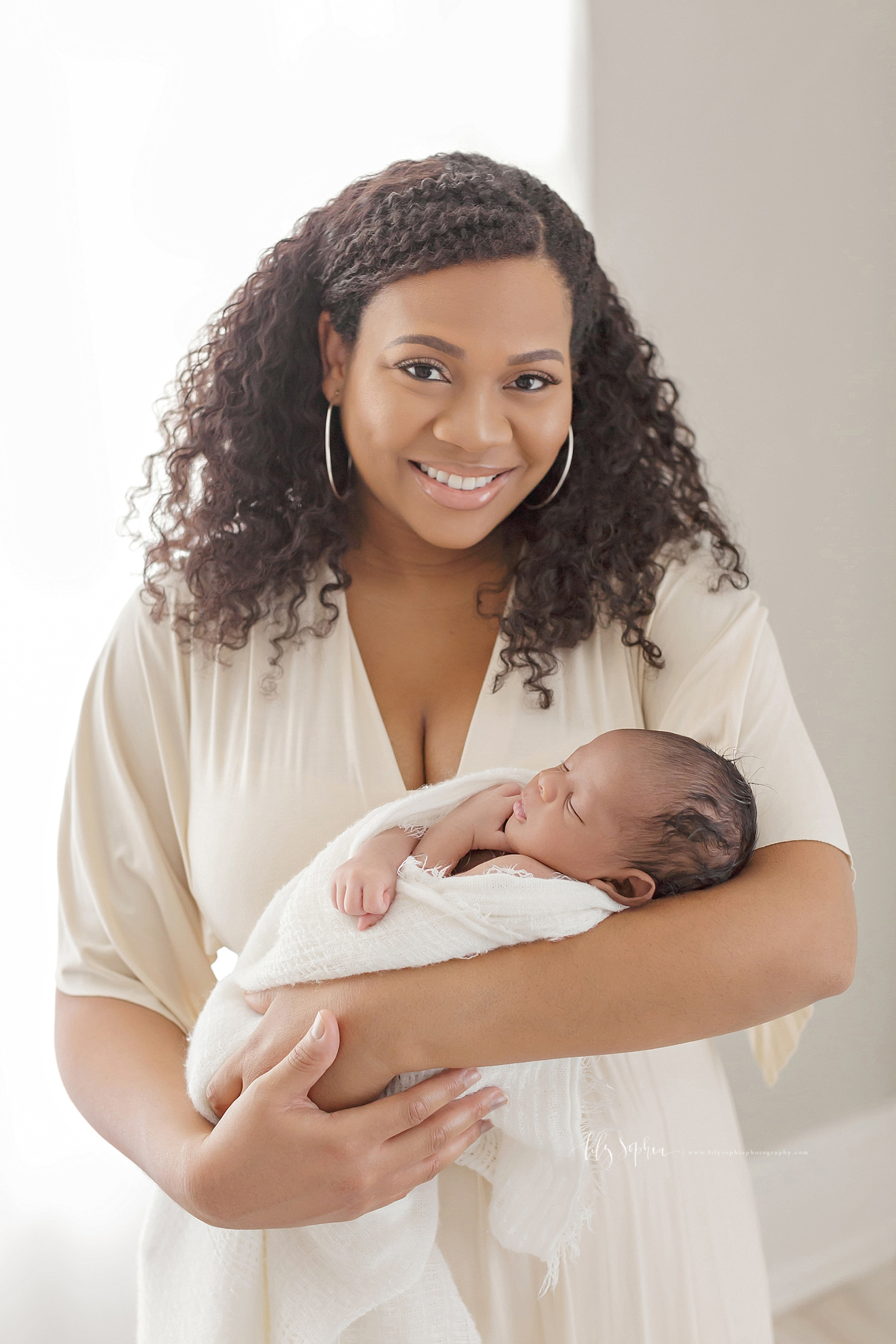 atlanta-georgia-natural-light-studio-intown-newborn-baby-boy-african-american-family_3131.jpg