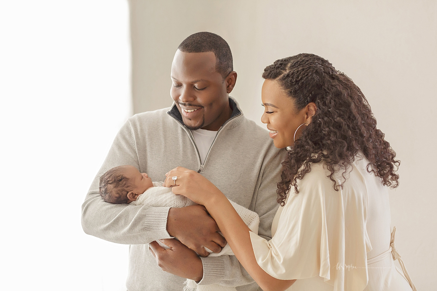 atlanta-georgia-natural-light-studio-intown-newborn-baby-boy-african-american-family_3135.jpg