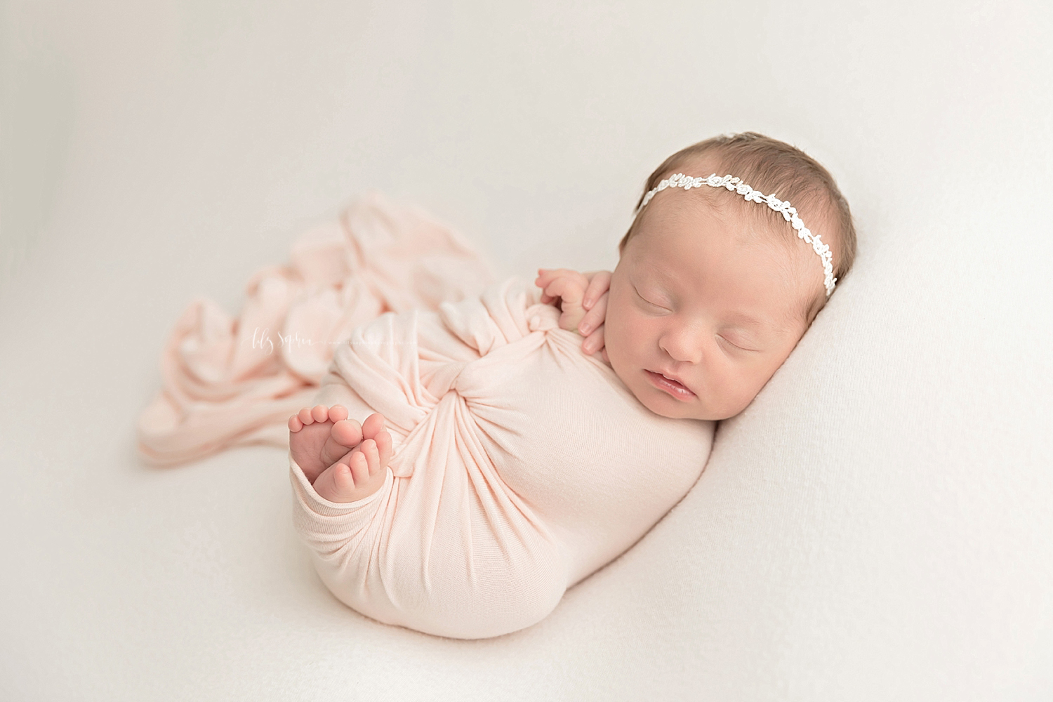 atlanta-georgia-natural-light-studio-intown-newborn-baby-girl-family-session_3307.jpg