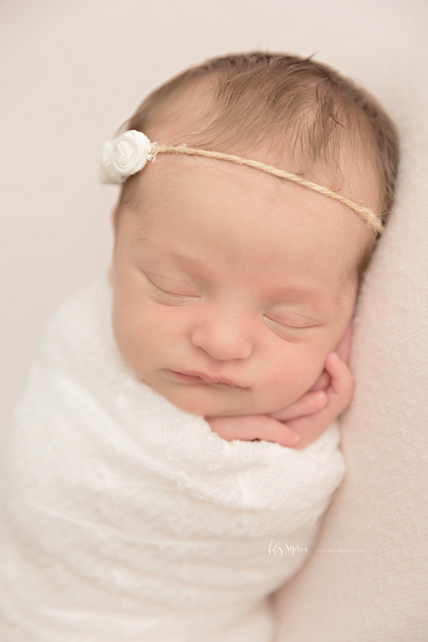 atlanta-georgia-natural-light-studio-intown-newborn-baby-girl-family-session_3314.jpg