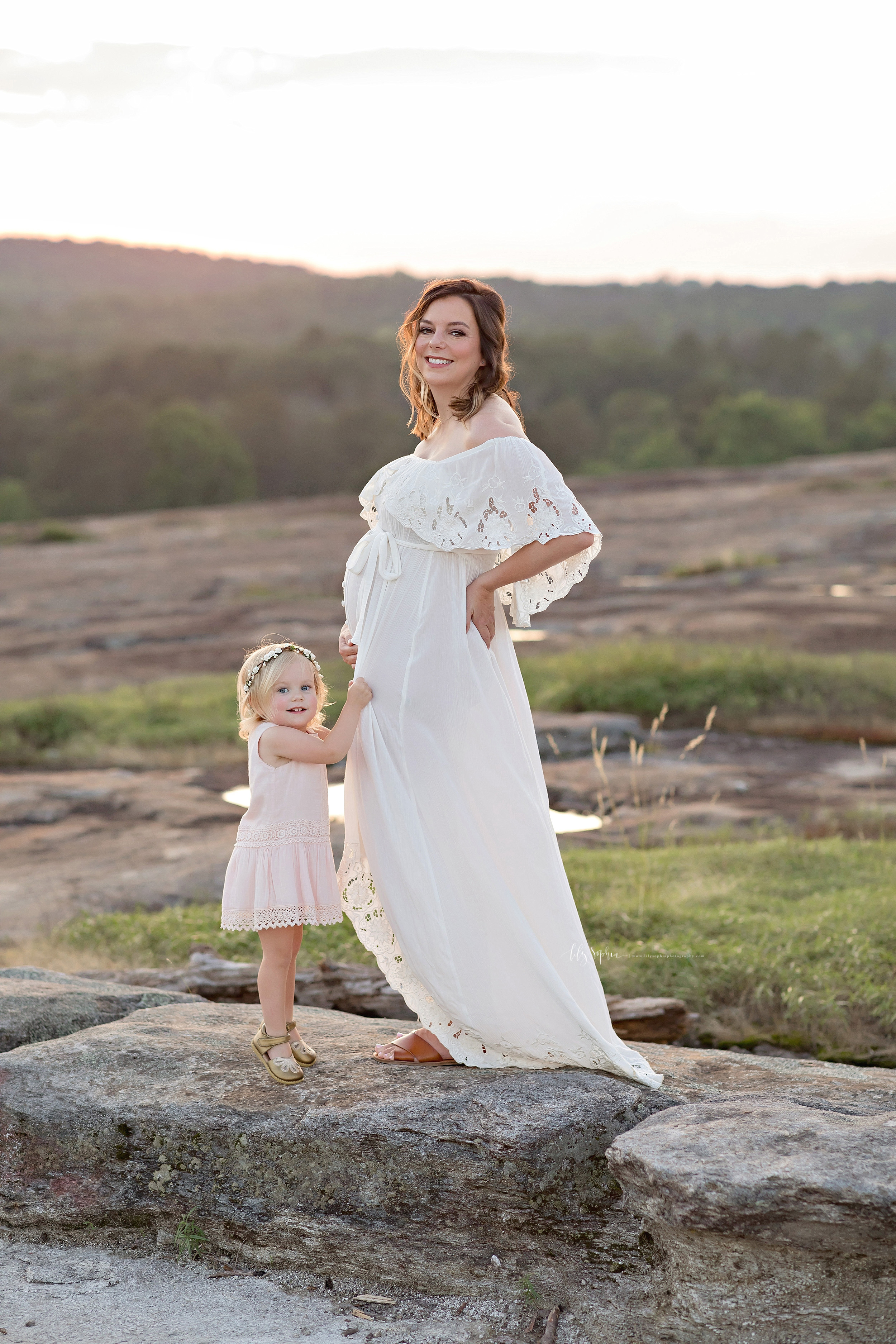 atlanta-buckhead-alpharetta-brookhaven-lily-sophia-photography-baby-maternity-photographer-studio-sunset-field-combo-grant-park-intown-pregnant-big-sister-family_0165.jpg