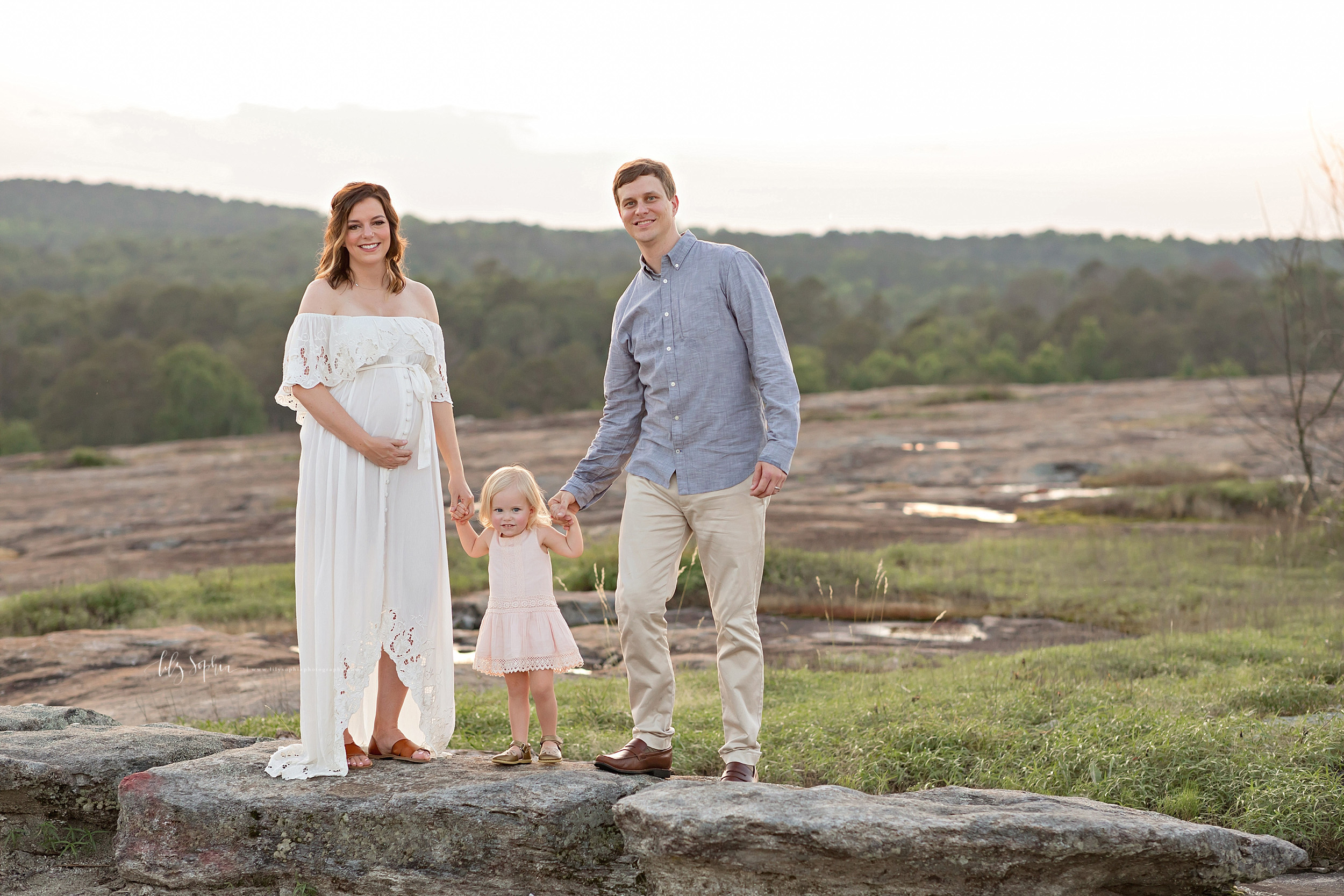 atlanta-buckhead-alpharetta-brookhaven-lily-sophia-photography-baby-maternity-photographer-studio-sunset-field-combo-grant-park-intown-pregnant-big-sister-family_0172.jpg