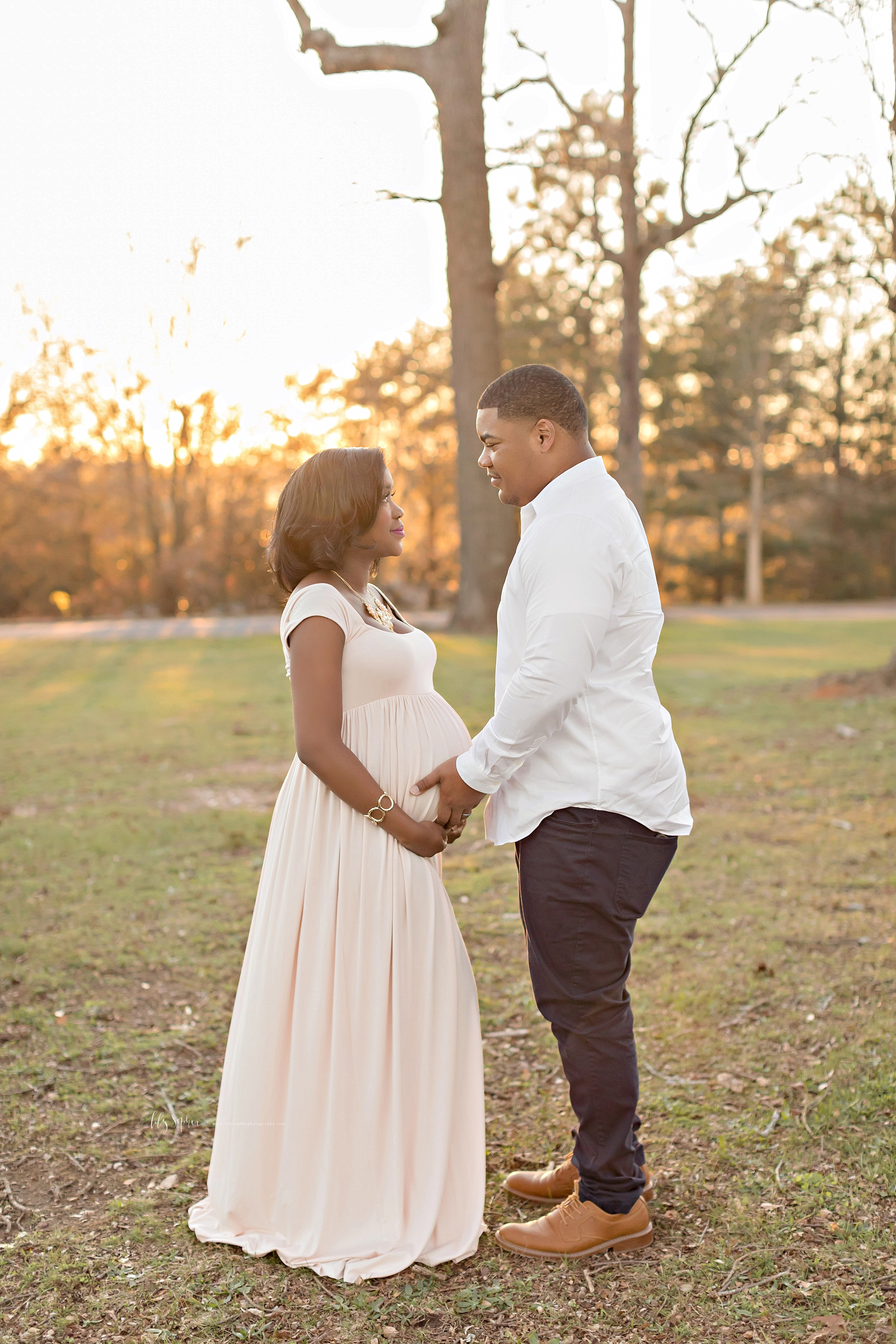 atlanta-buckhead-inman-brookhaven-lily-sophia-photography-baby-maternity-photographer-maternity-portraits-outdoor-sunset-grant-park-intown-pregnant-expecting-baby-boy_0287.jpg