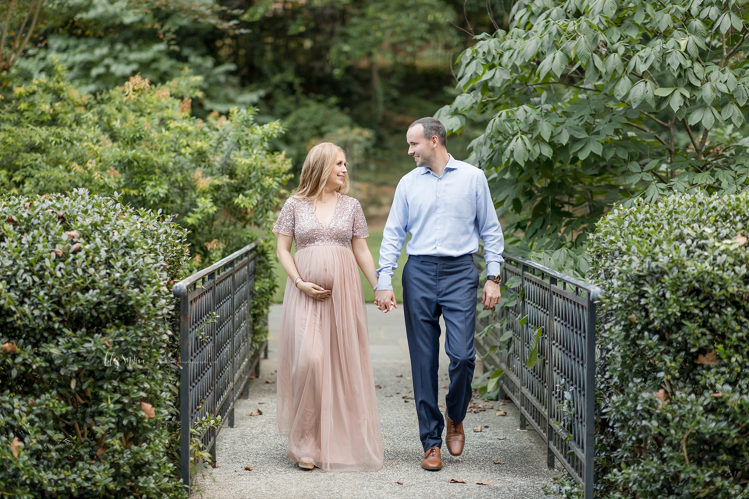 atlanta-buckhead-brookhaven-inman-decatur-lily-sophia-photography-maternity-pregnancy-photographer-portraits-studio-grant-park-intown-couple-russian-expecting-baby-boy-outdoors-gardens-sunset-fall_0657.jpg