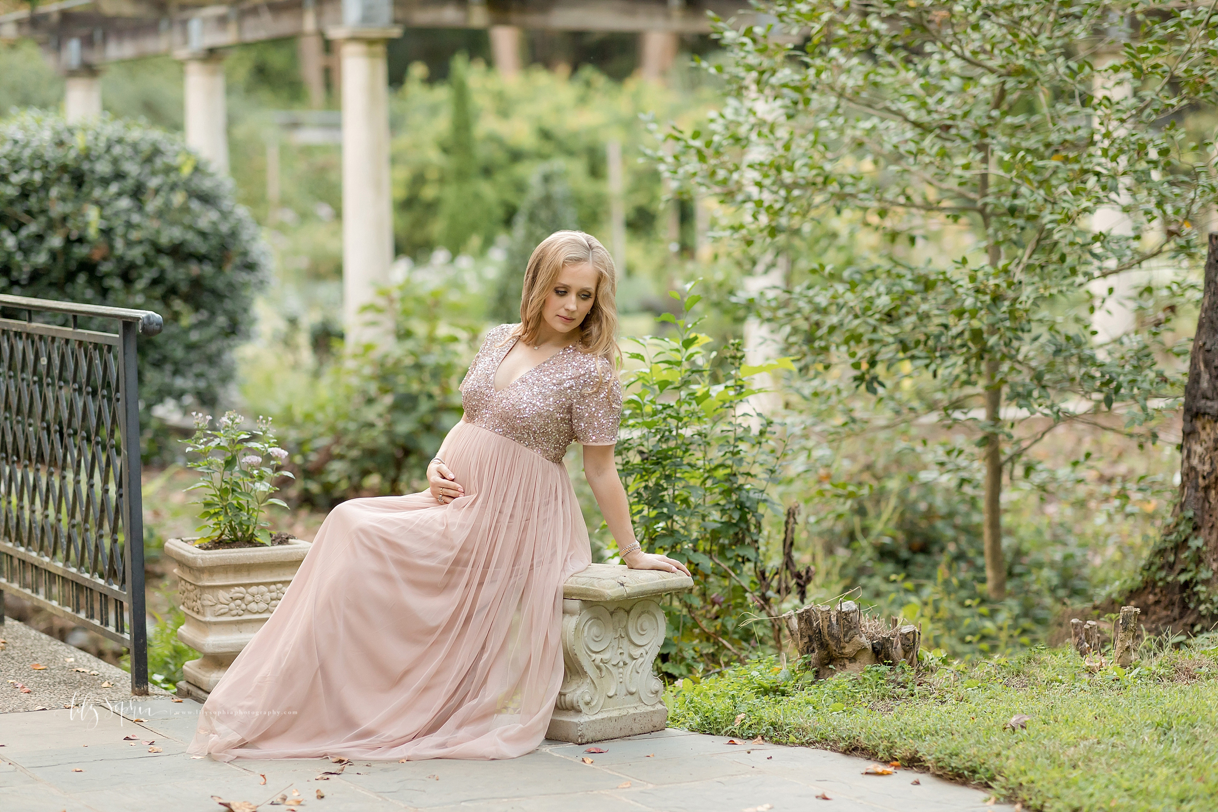 atlanta-buckhead-brookhaven-inman-decatur-lily-sophia-photography-maternity-pregnancy-photographer-portraits-studio-grant-park-intown-couple-russian-expecting-baby-boy-outdoors-gardens-sunset-fall_0659.jpg