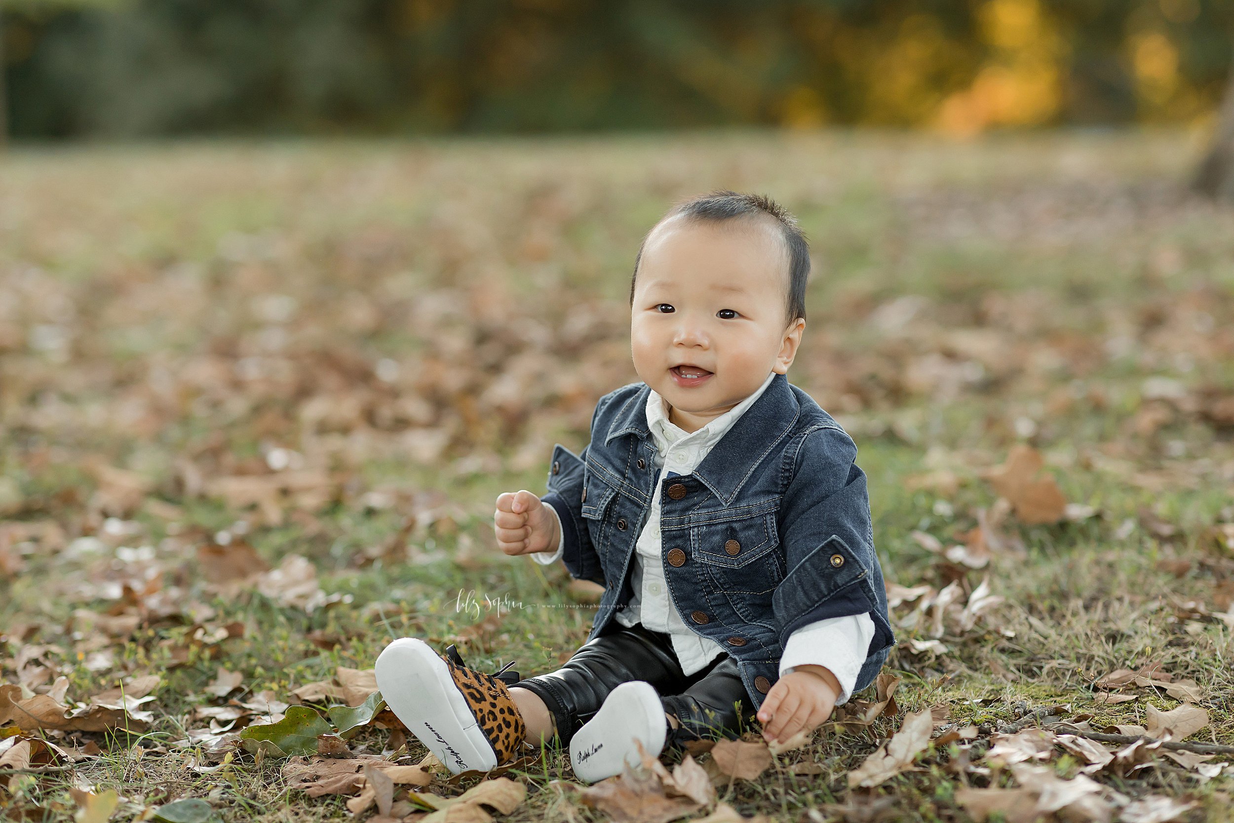 atlanta-buckhead-brookhaven-decatur-lily-sophia-photography--photographer-portraits-grant-park-intown-park-sunset-first-birthday-cake-smash-one-year-old-outdoors-cool-asian-american-family_0081.jpg