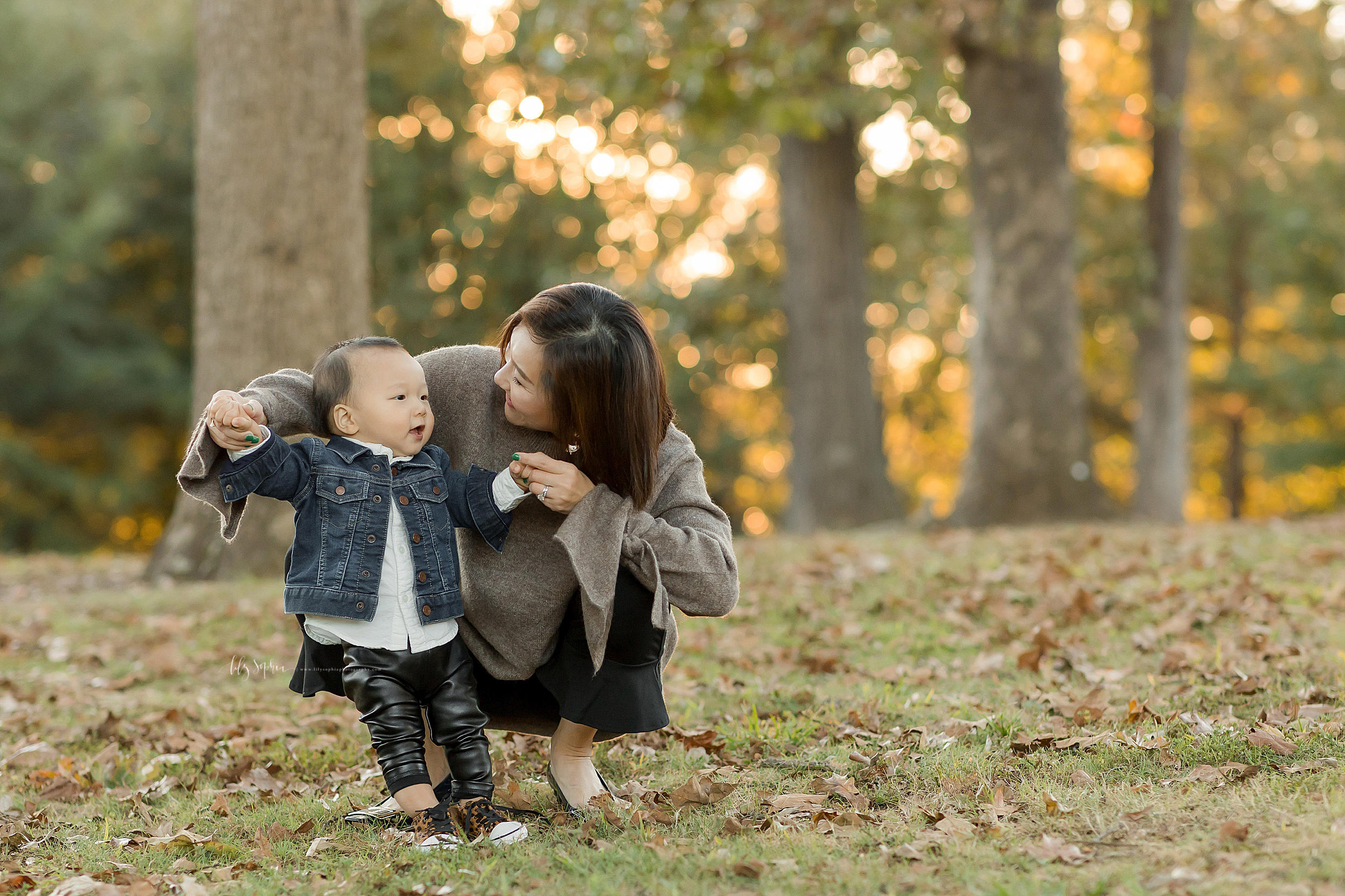 atlanta-buckhead-brookhaven-decatur-lily-sophia-photography--photographer-portraits-grant-park-intown-park-sunset-first-birthday-cake-smash-one-year-old-outdoors-cool-asian-american-family_0087.jpg