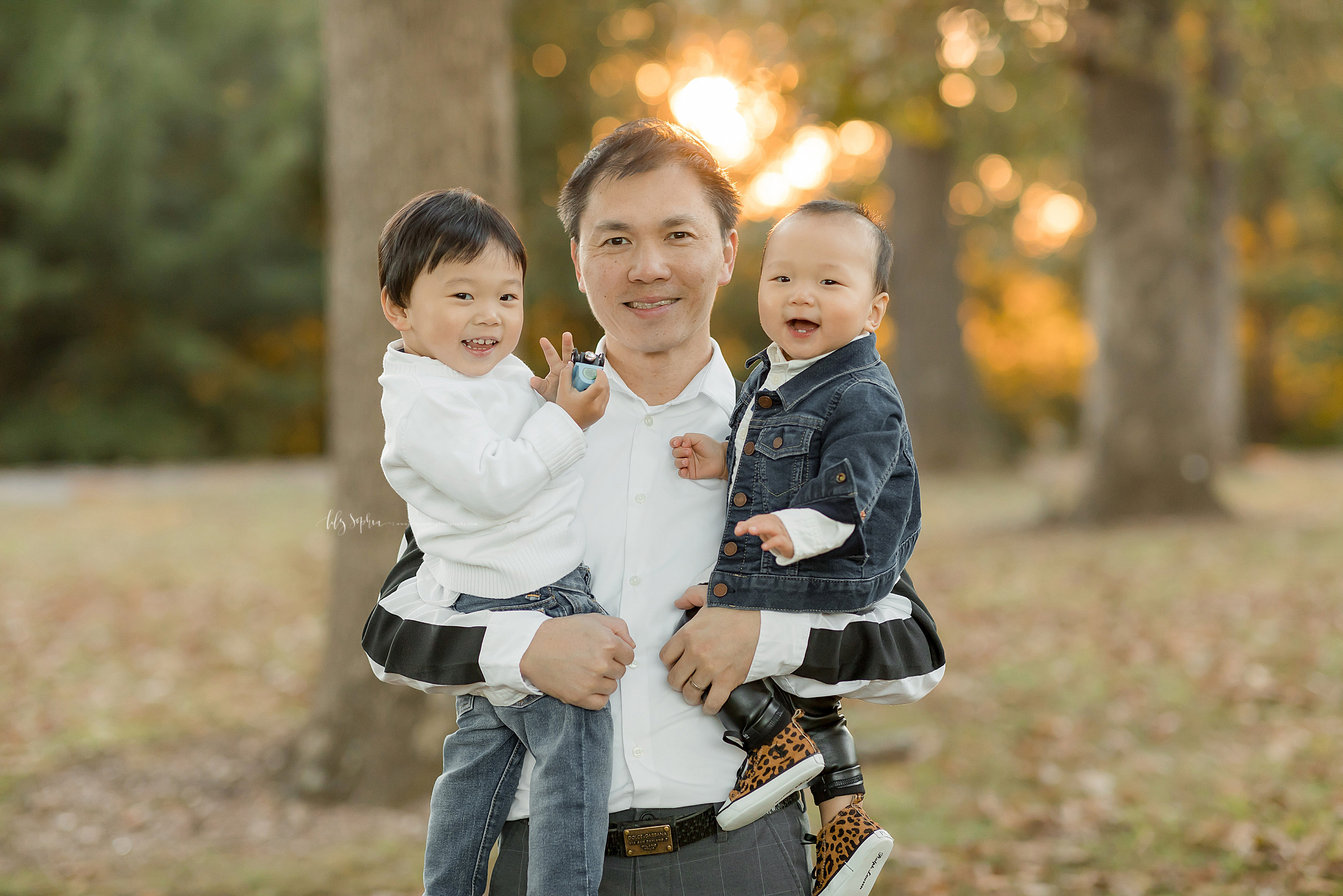atlanta-buckhead-brookhaven-decatur-lily-sophia-photography--photographer-portraits-grant-park-intown-park-sunset-first-birthday-cake-smash-one-year-old-outdoors-cool-asian-american-family_0090.jpg
