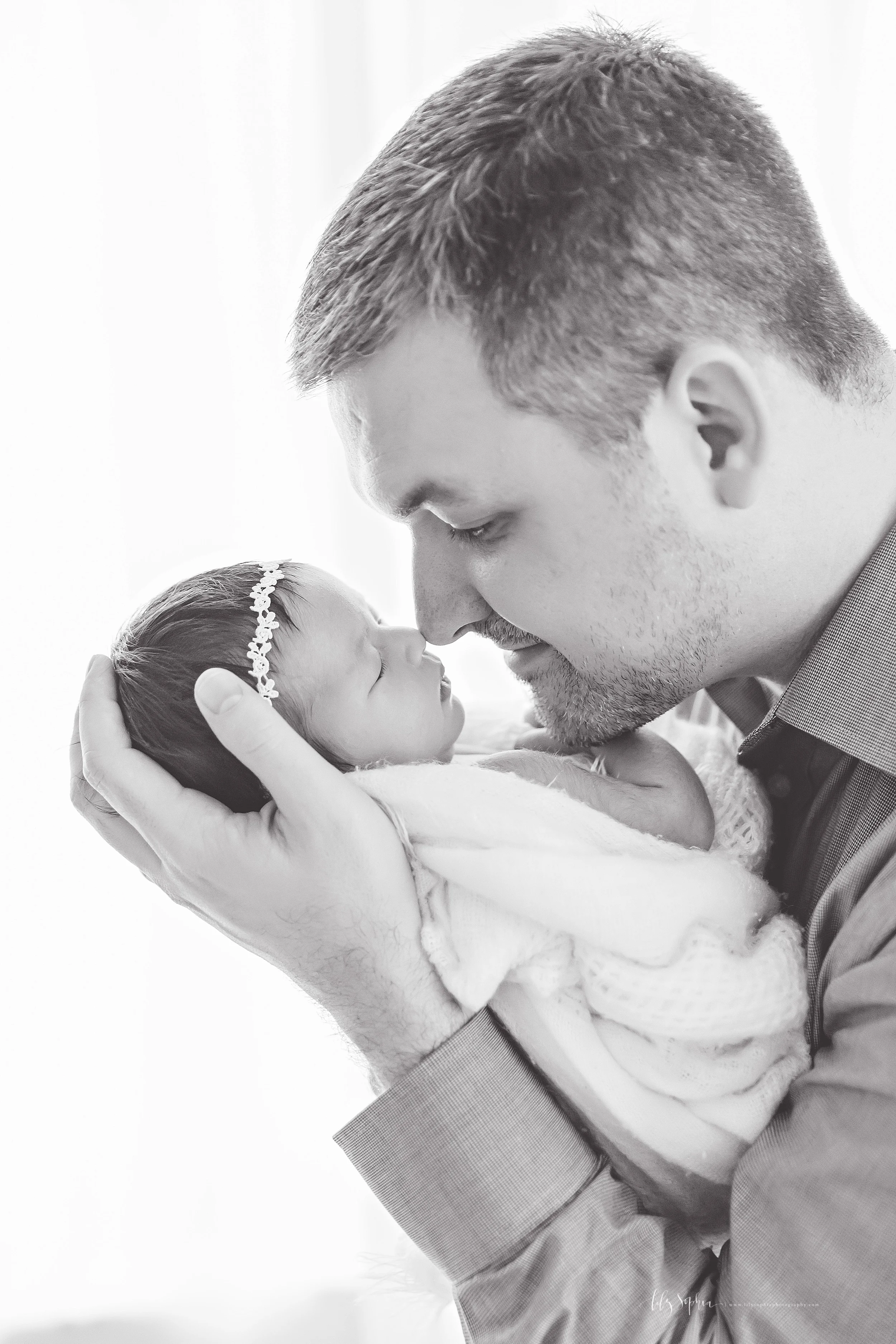 atlanta-buckhead-brookhaven-decatur-lily-sophia-photography-photographer-portraits-grant-park-intown-marietta-family-newborn-baby-girl-grandmother-black-and-white-photos-5.jpg