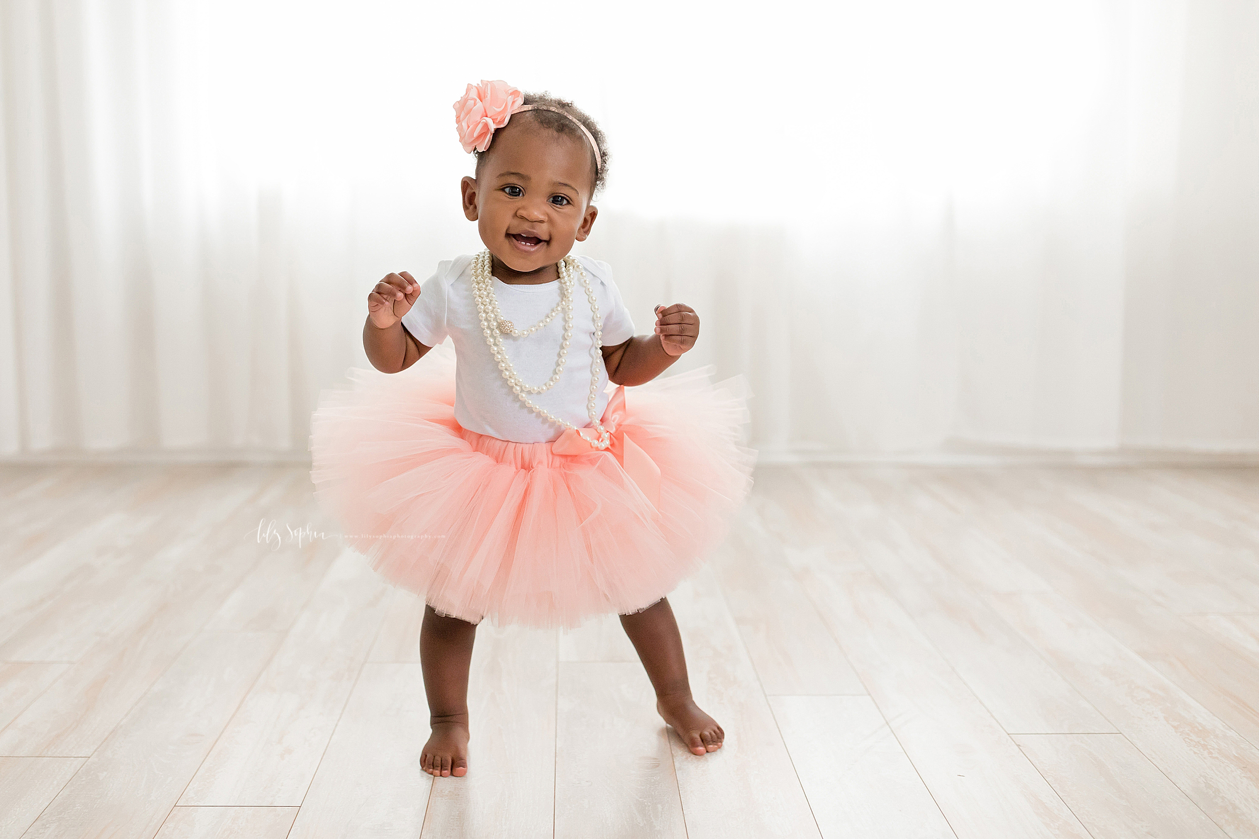 atlanta-smyrna-brookhaven-decatur-lily-sophia-photography-photographer-portraits-grant-park-intown-first-birthday-cake-smash-one-year-old-toddler-baby-girl_0014.jpg