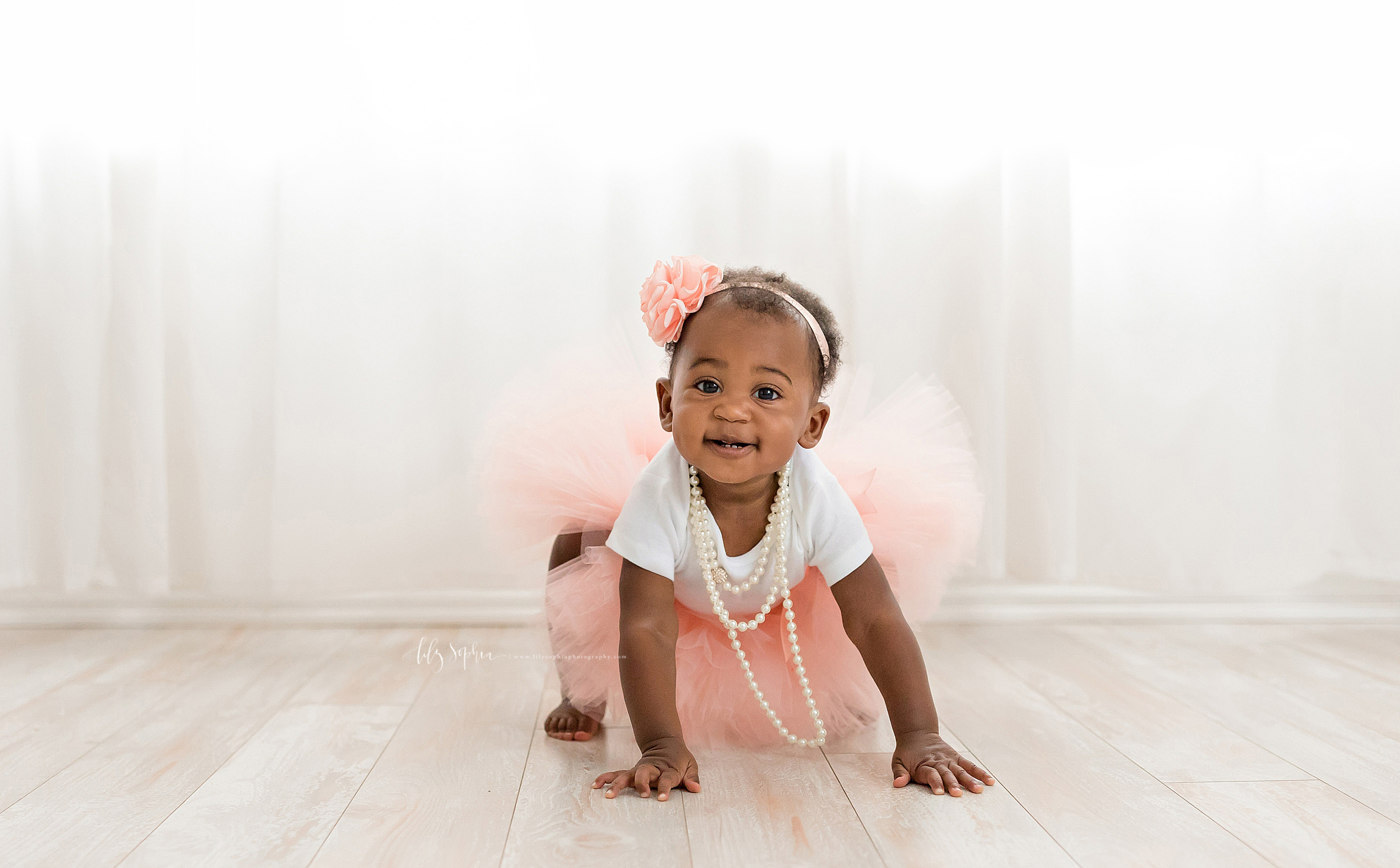 atlanta-smyrna-brookhaven-decatur-lily-sophia-photography-photographer-portraits-grant-park-intown-first-birthday-cake-smash-one-year-old-toddler-baby-girl_0015.jpg