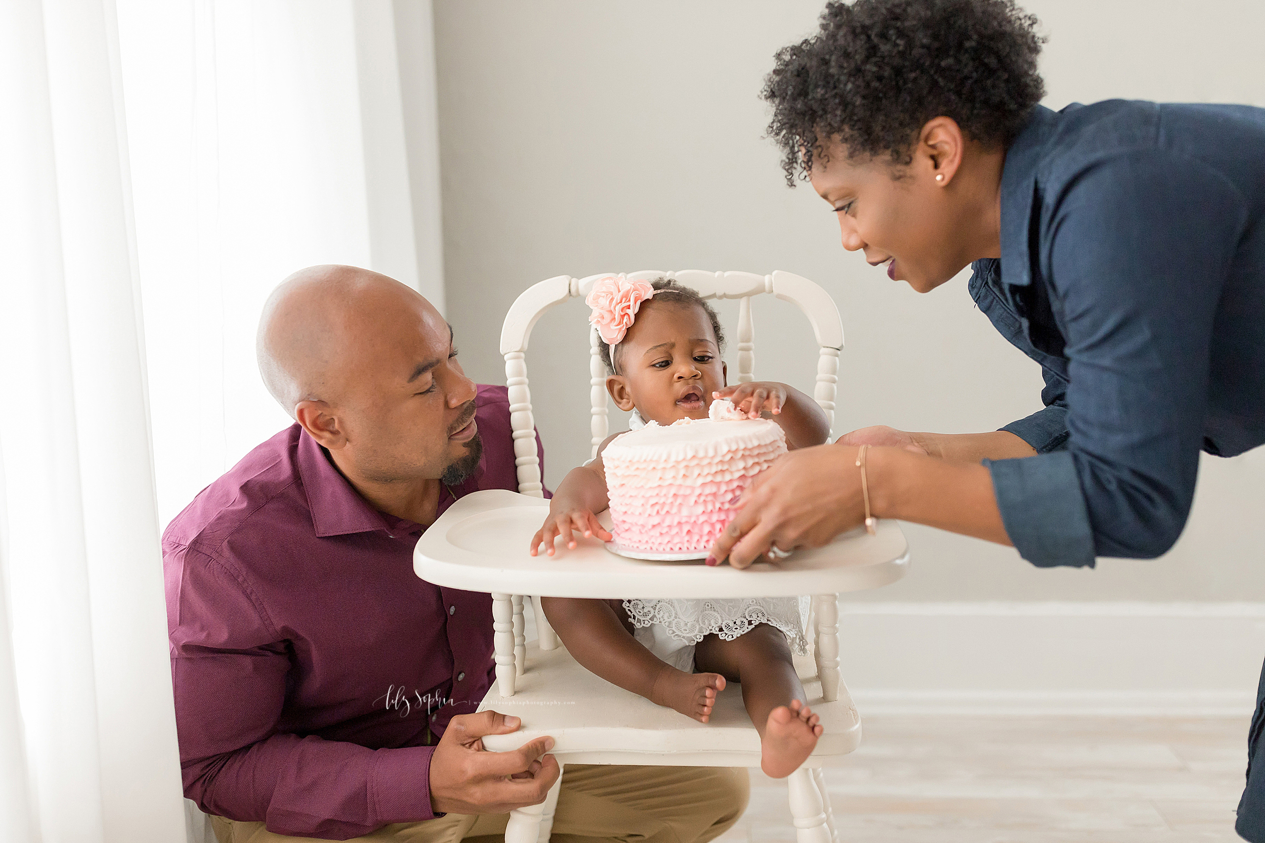 atlanta-smyrna-brookhaven-decatur-lily-sophia-photography-photographer-portraits-grant-park-intown-first-birthday-cake-smash-one-year-old-toddler-baby-girl_0017.jpg