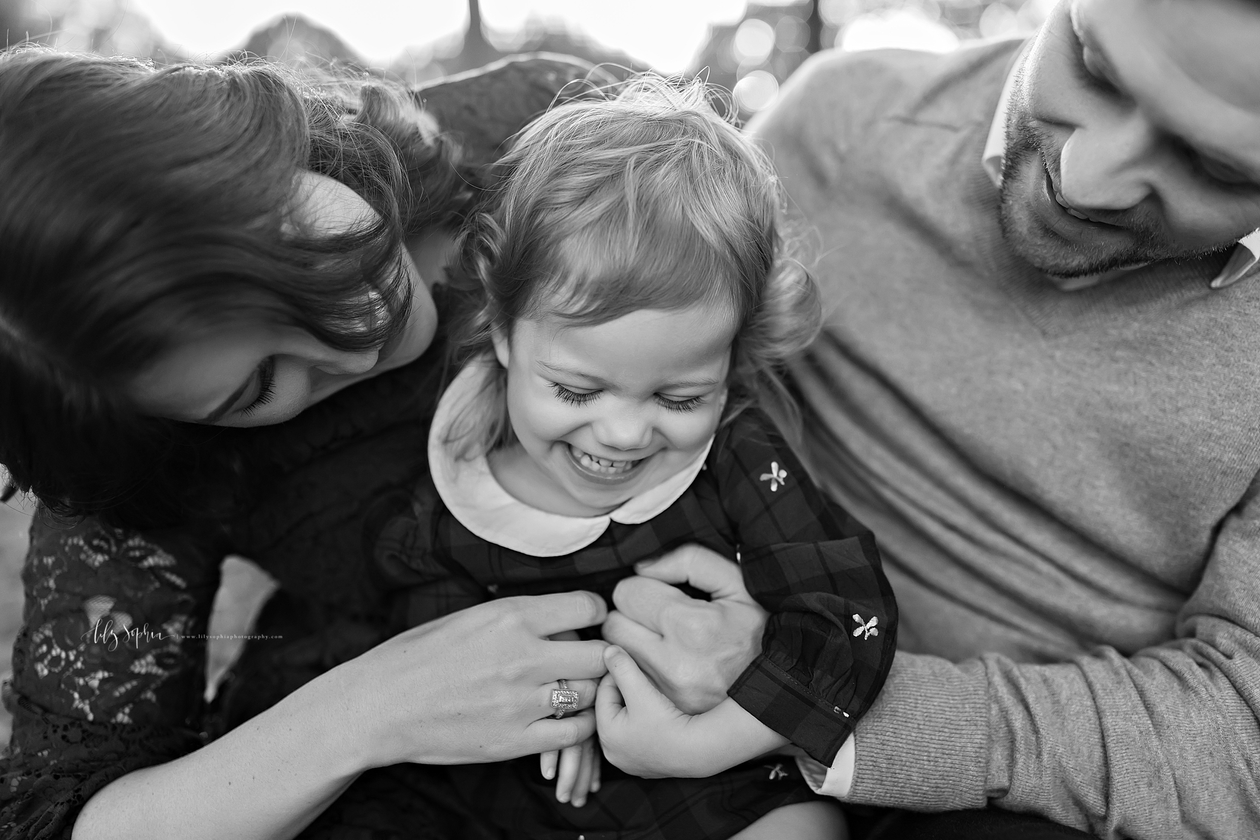 atlanta-buckhead-brookhaven-decatur-lily-sophia-photography-photographer-portraits-grant-park-intown-outdoor-family-sunset-session-toddler-baby-girl_0001.jpg