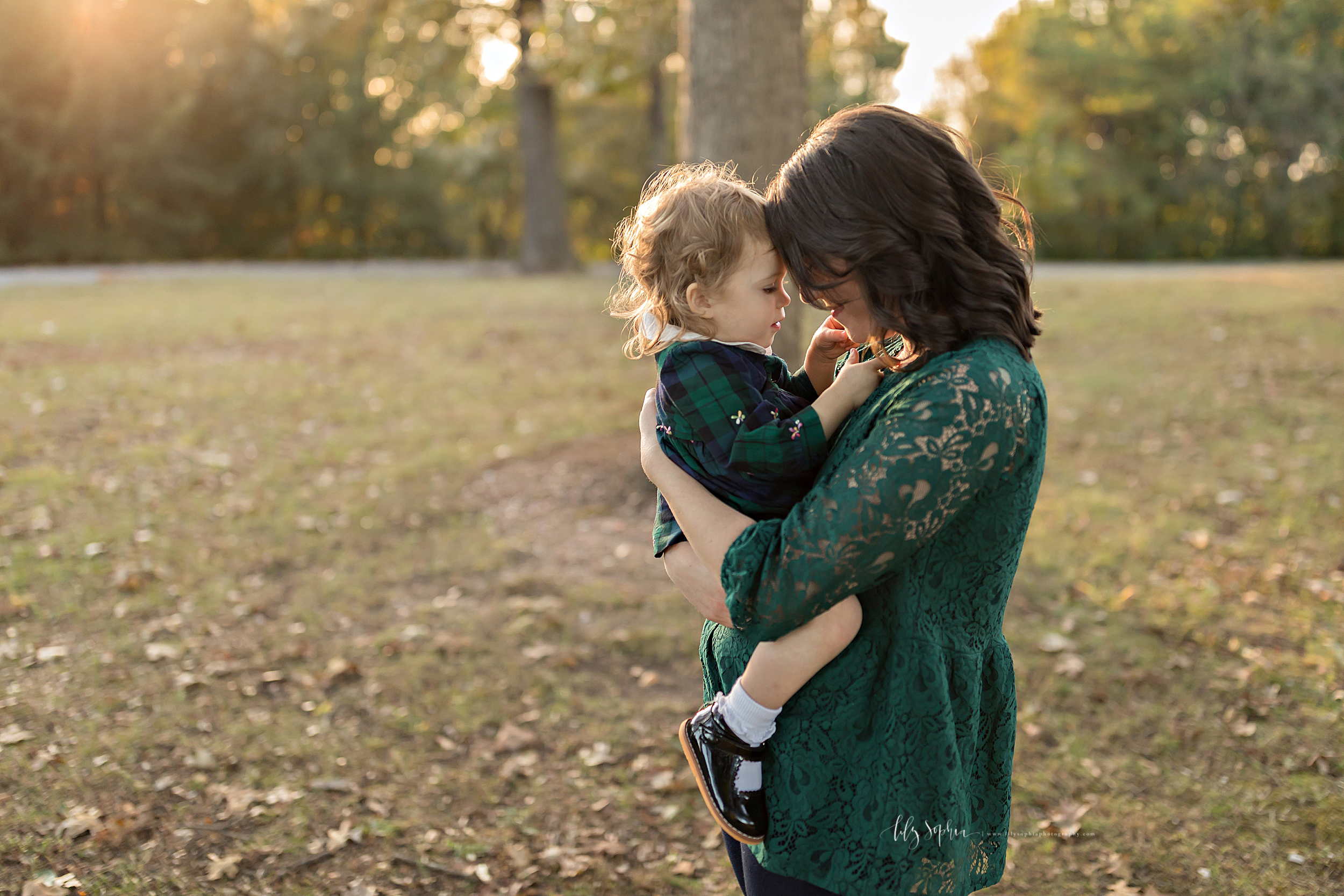 atlanta-buckhead-brookhaven-decatur-lily-sophia-photography-photographer-portraits-grant-park-intown-outdoor-family-sunset-session-toddler-baby-girl_0013.jpg