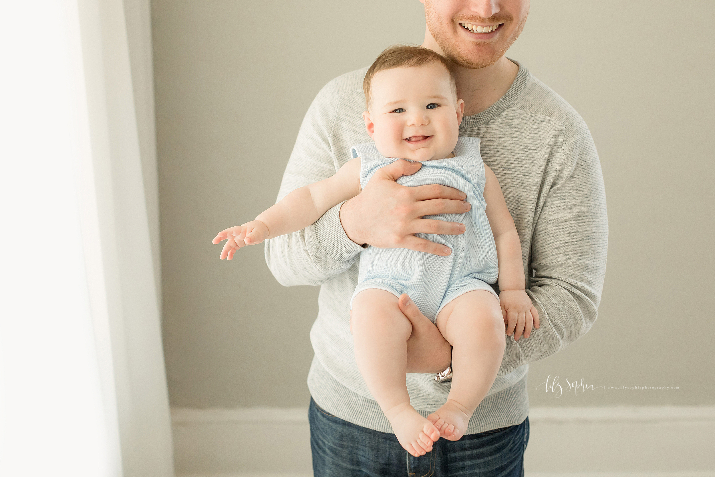 atlanta-midtown-brookhaven-decatur-lily-sophia-photography-photographer-portraits-grant-park-studio-six-month-milestone-baby-boy-family_0138.jpg